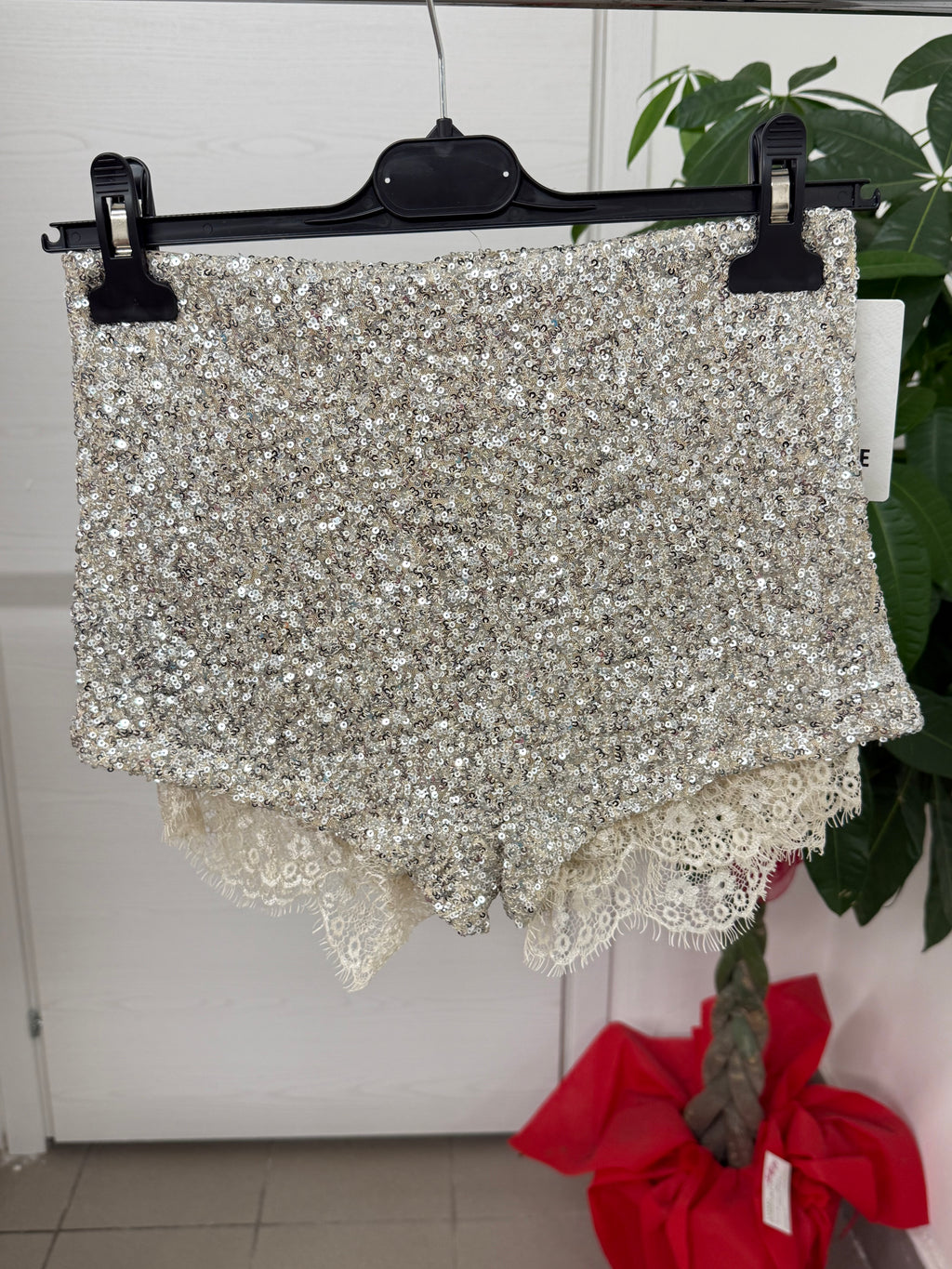 Pantaloncini con paillettes e pizzo FGD MODA