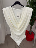 Body Smanicato con Scollo a Balze e Spalle Imbottite