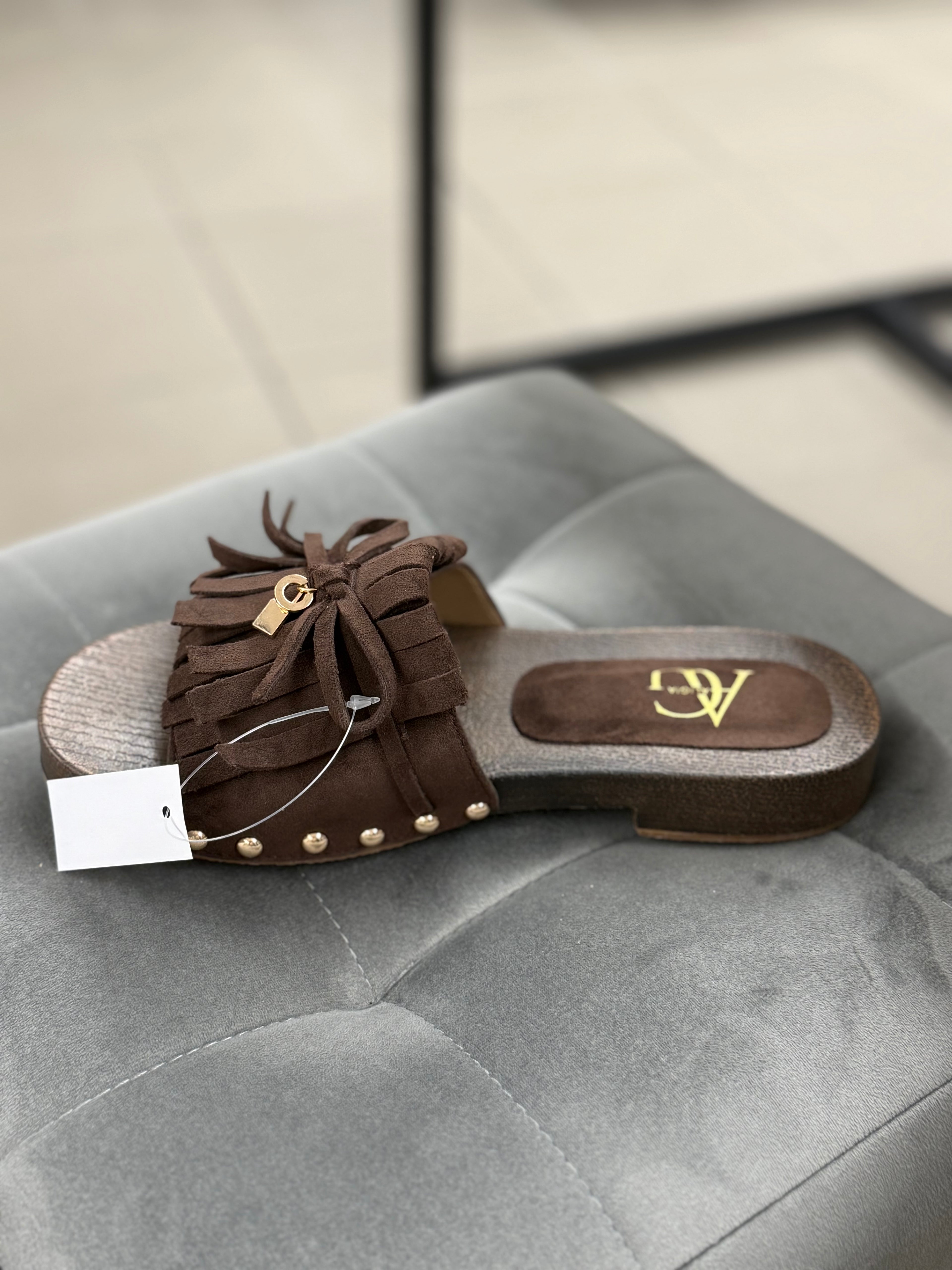 Ciabatta in camoscio con frange con suola in legno GH-826 FGD MODA