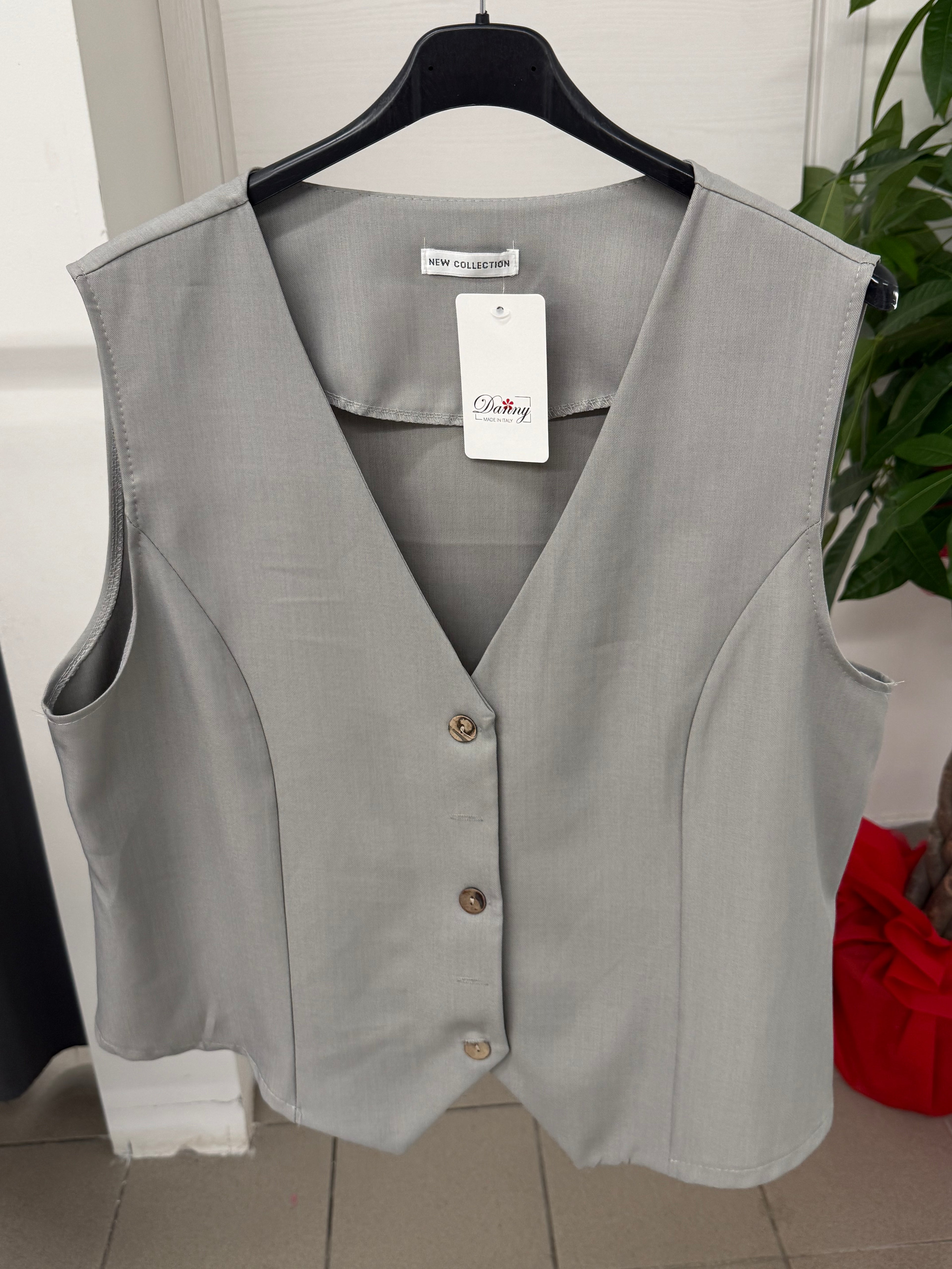 Gilet tinta unita con chiusura a bottoni per taglie curvy