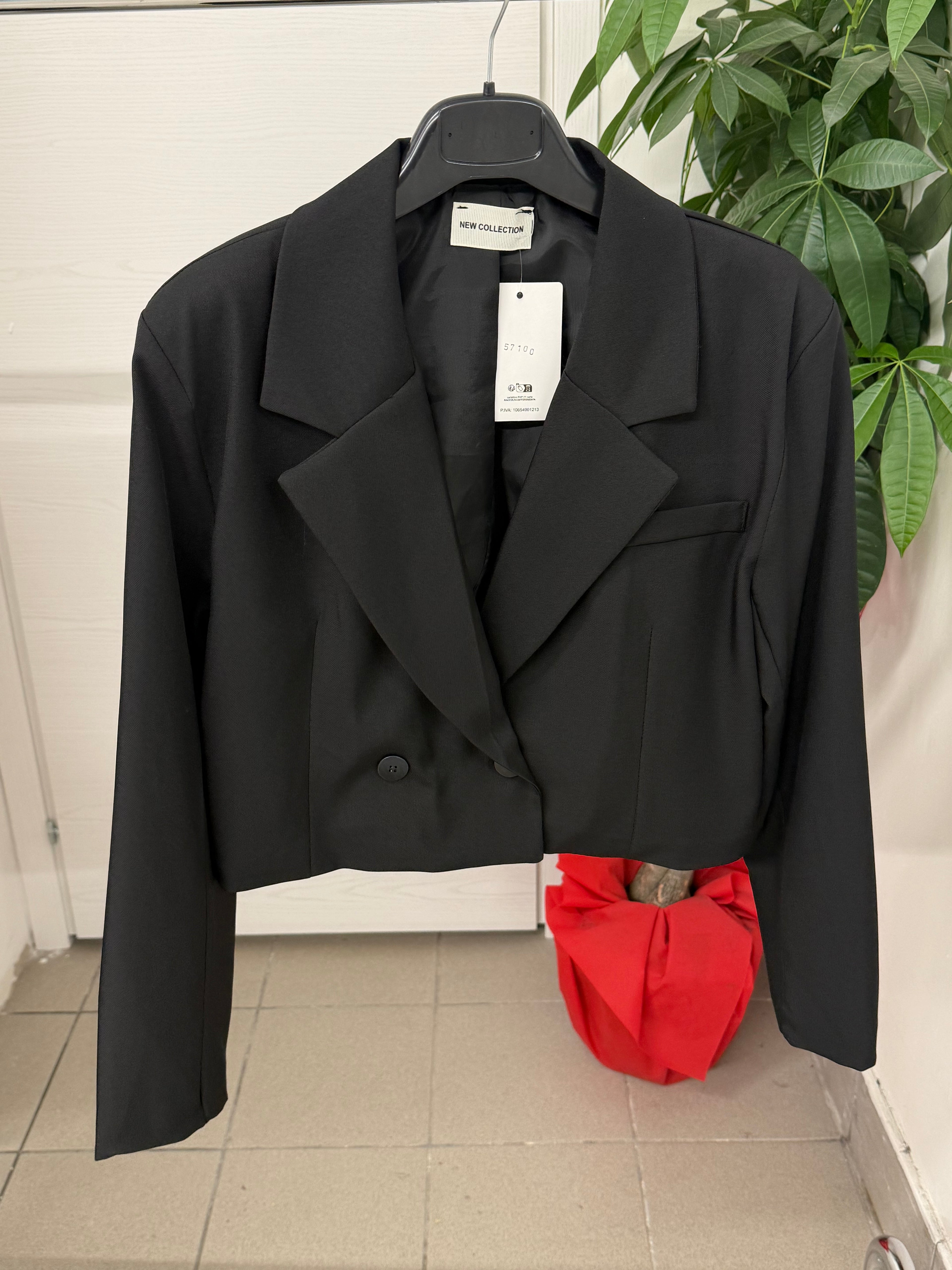 Giacca Blazer crop tinta unita con spalle imbottite FGD MODA