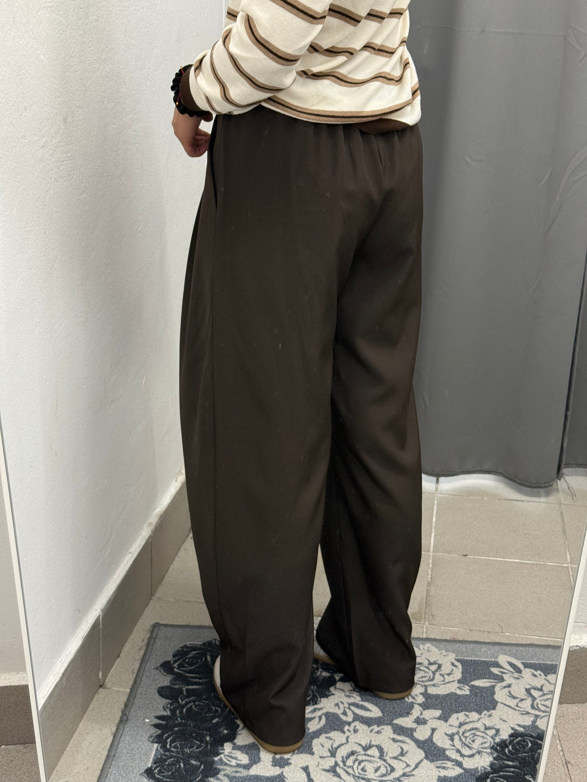 Pantaloni Asimmetrici Con Bottone Laterale FGD MODA