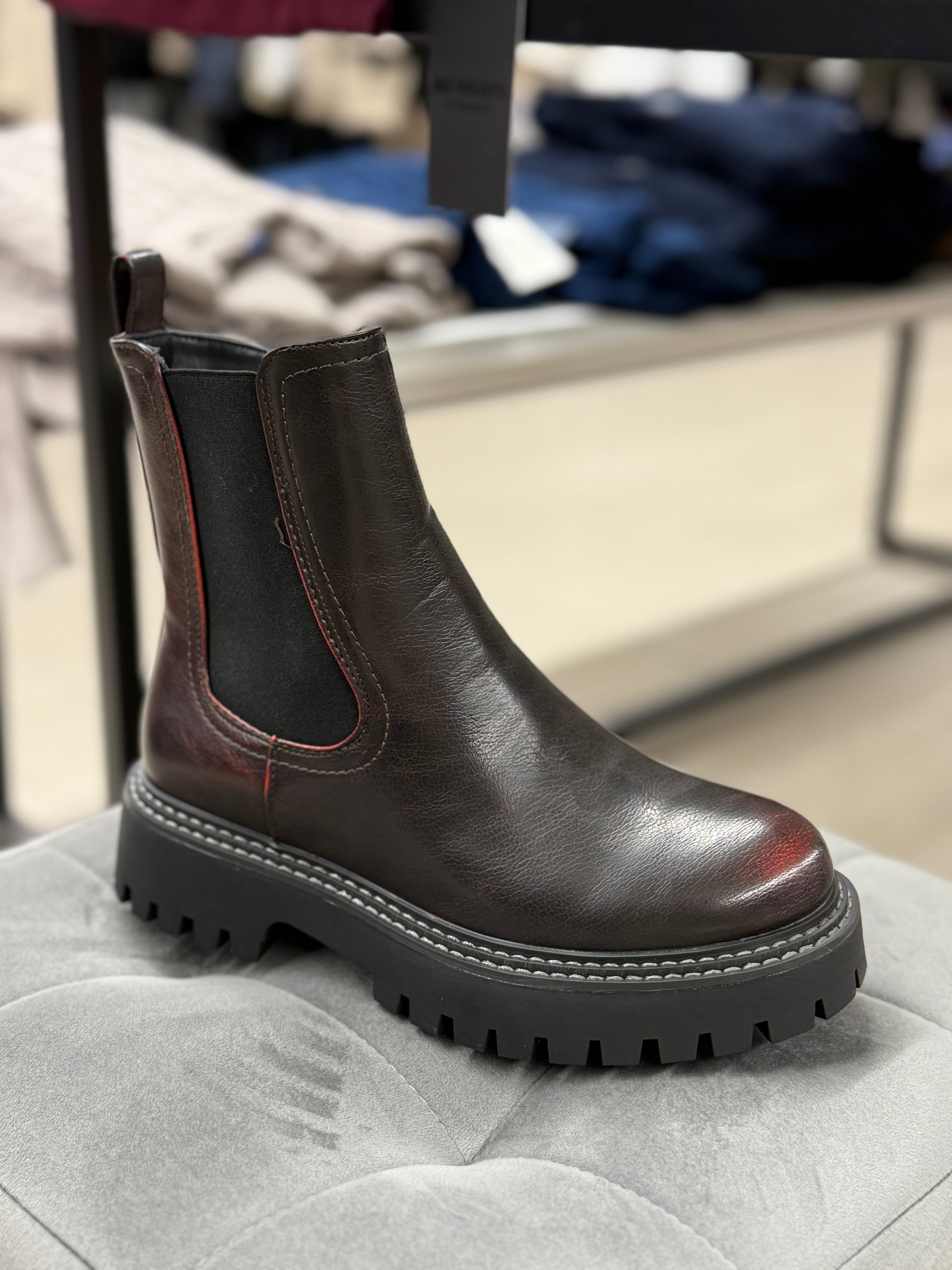 Anfibi in ecopelle con zip FGD MODA