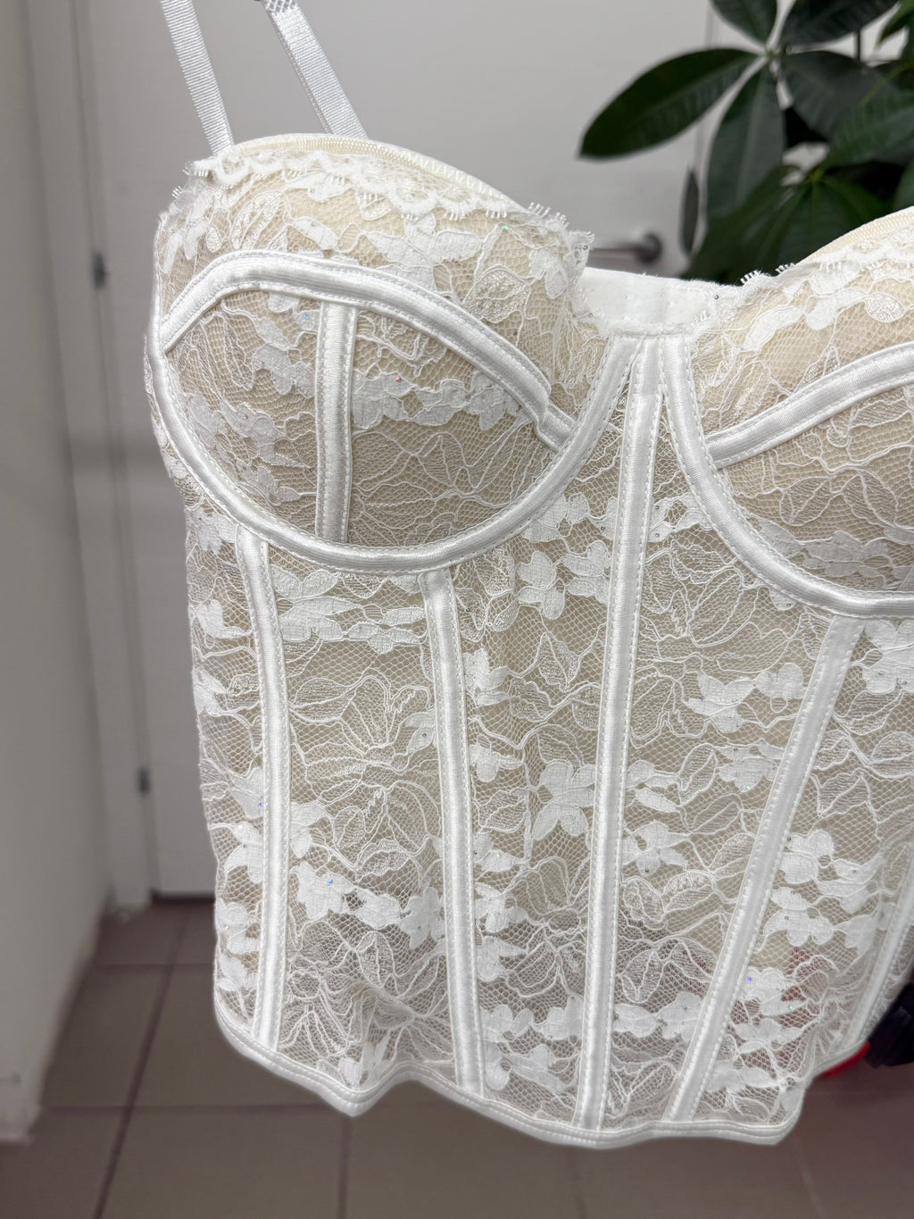 Corsetto in pizzo con mini paillettes FGD MODA