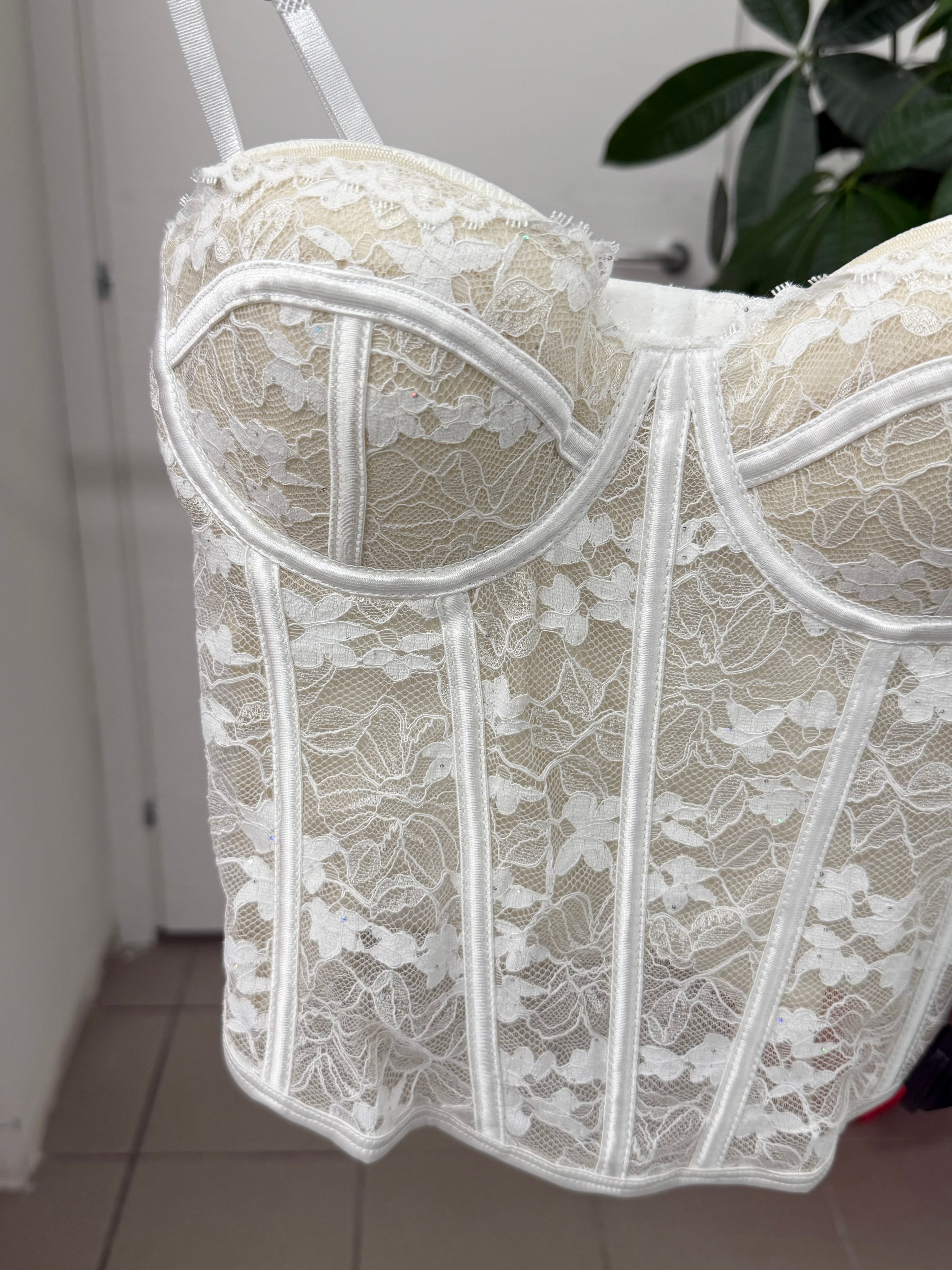 Corsetto in pizzo con mini paillettes FGD MODA