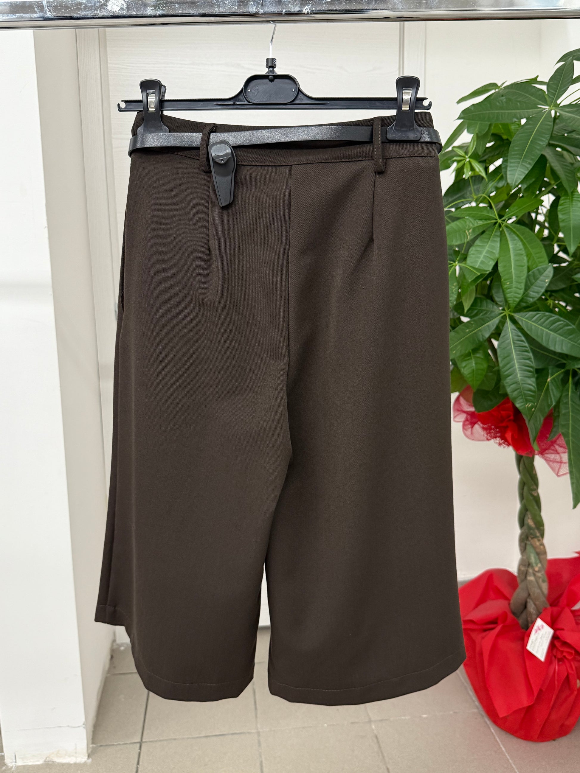 Pantaloni bermuda con cinta FGD MODA