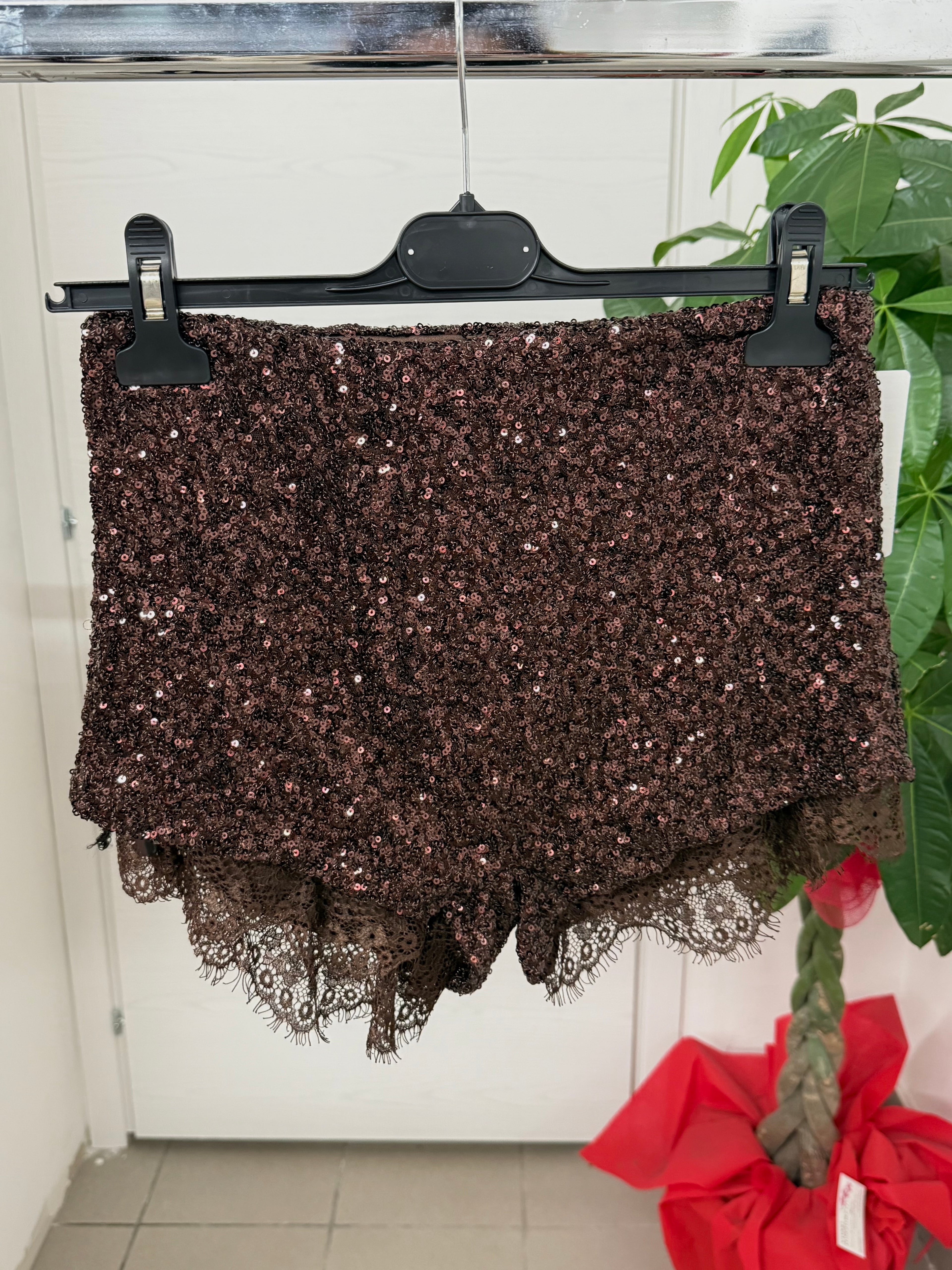 Pantaloncini con paillettes e pizzo FGD MODA