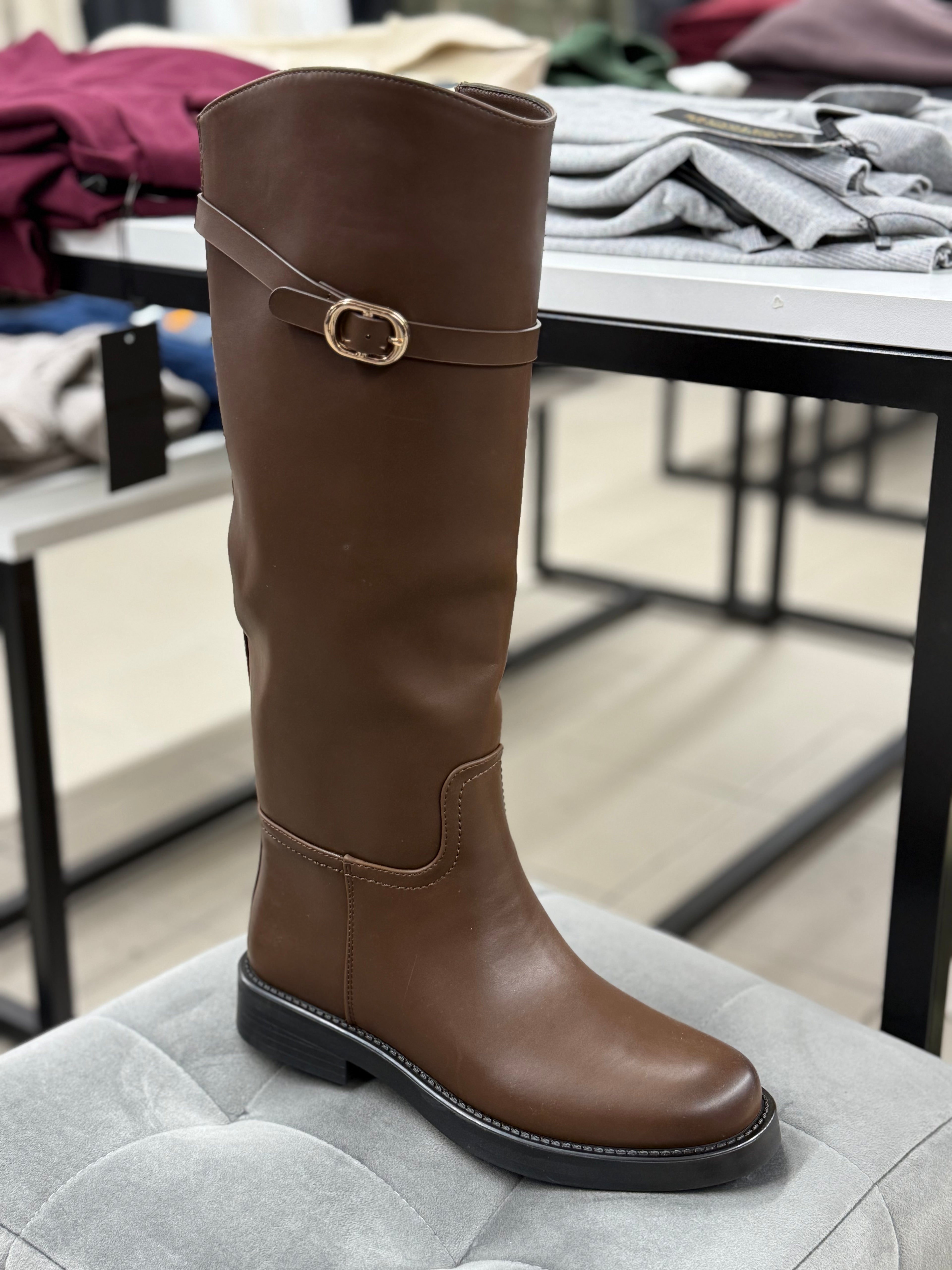 Stivali in ecopelle alto con cinta tacco 2cm FGD MODA