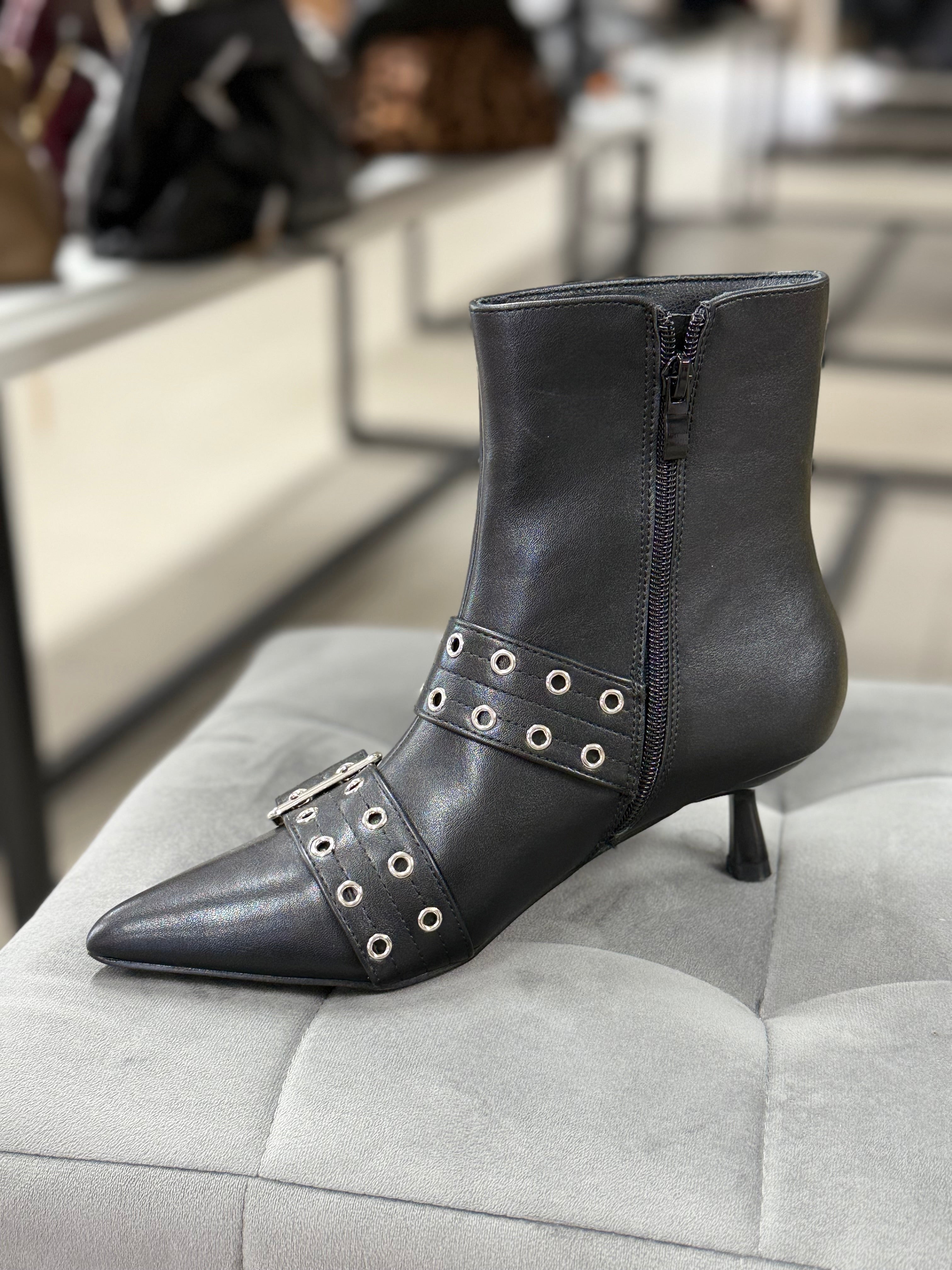Stivaletti in ecopelle con fibbie tacco 3cm FGD MODA