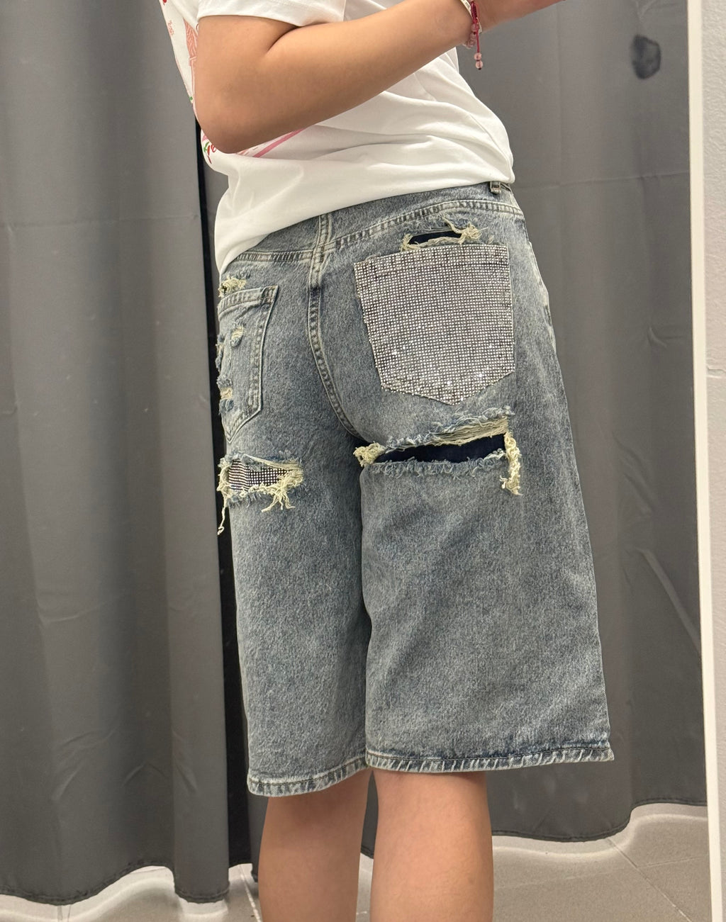 Bermuda di jeans con taschino e strappi brillantinati YW-1805 FGD MODA