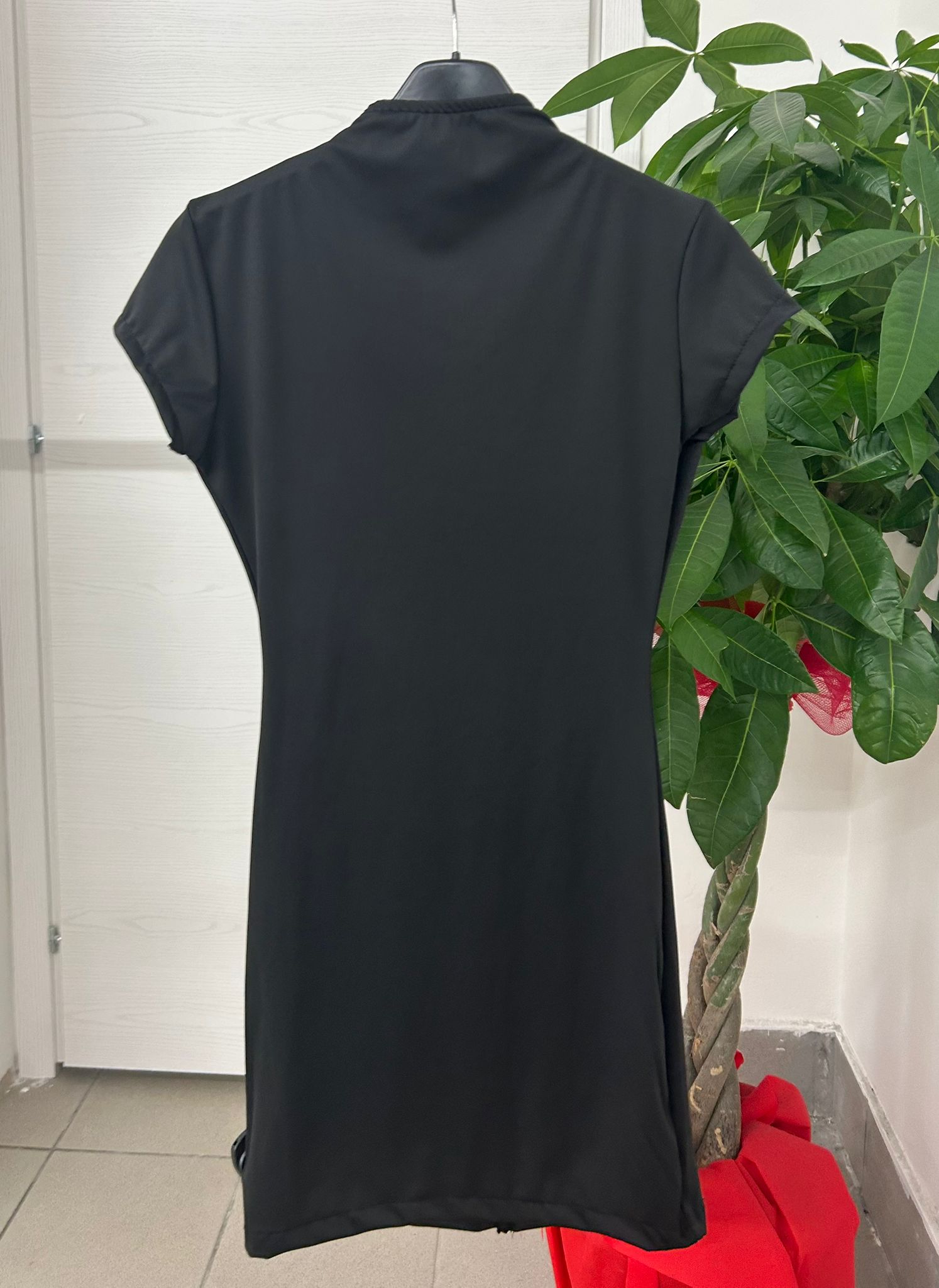 Abito corto in lycra con chiusura a ganci FGD MODA