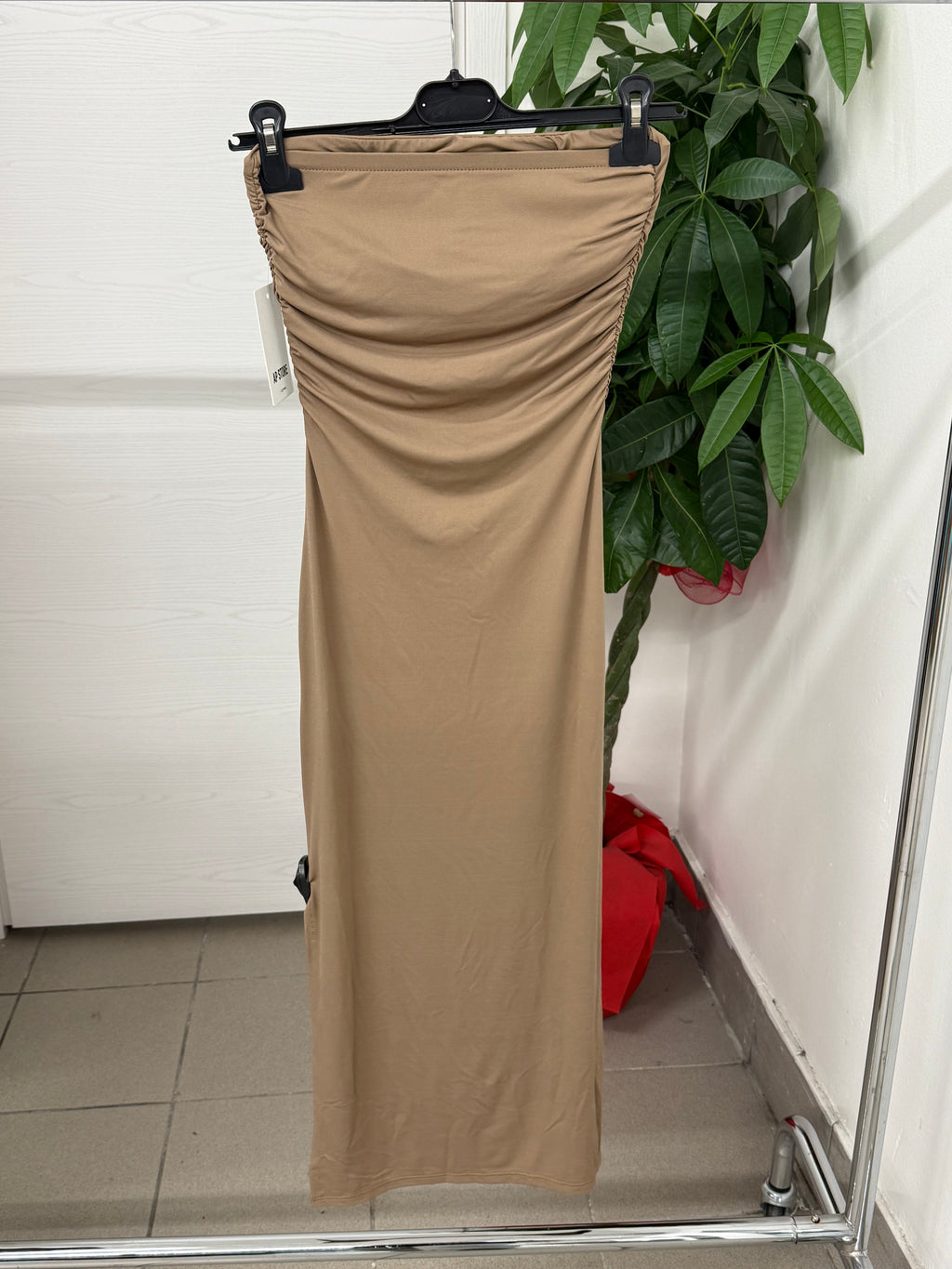 Abito lungo a fascia con borchie FGD MODA