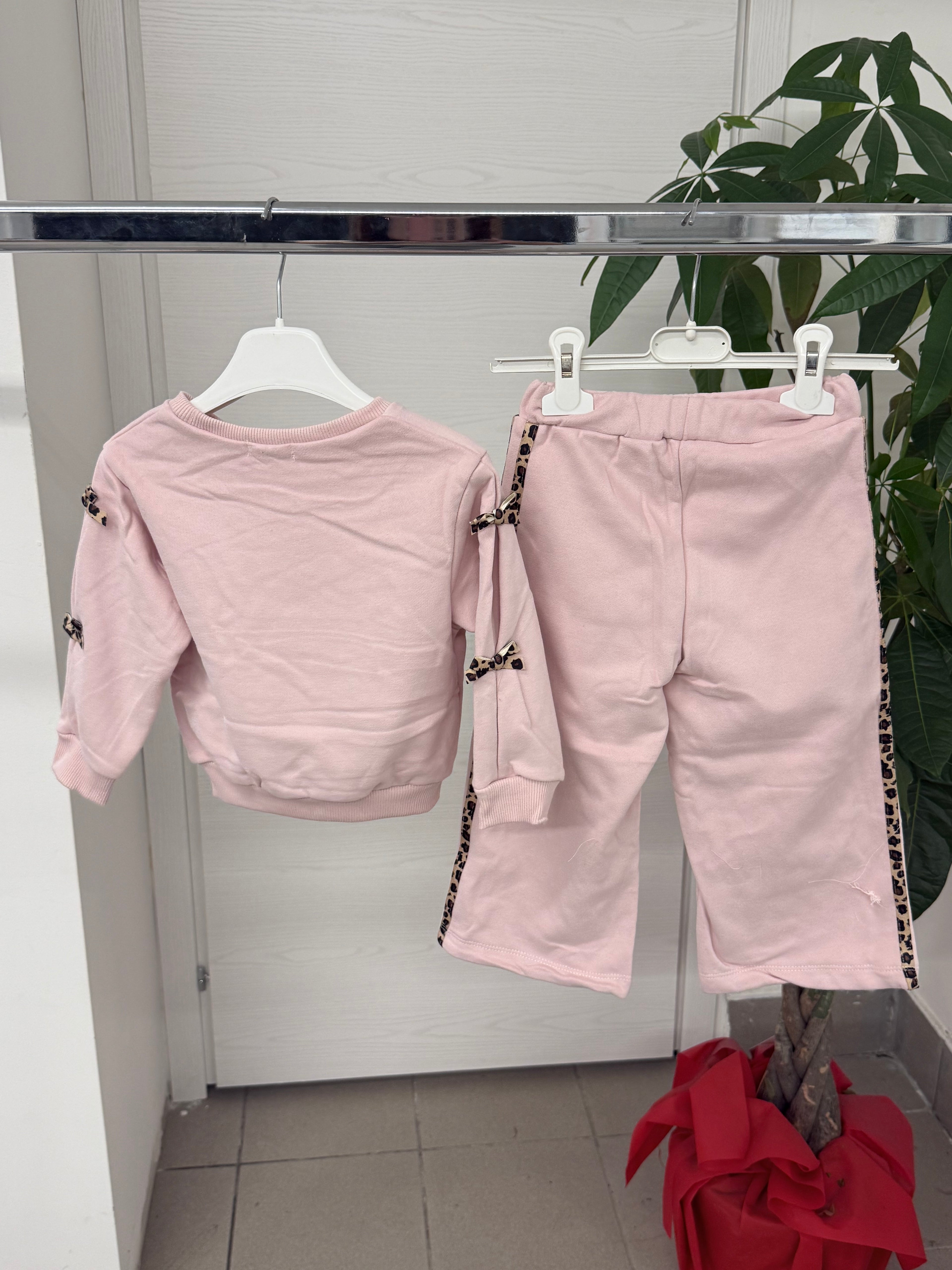 Set Coordinato Felpato Felpa Con Fiocchi Sulle Maniche E Pantaloni A Palazzo FGD MODA