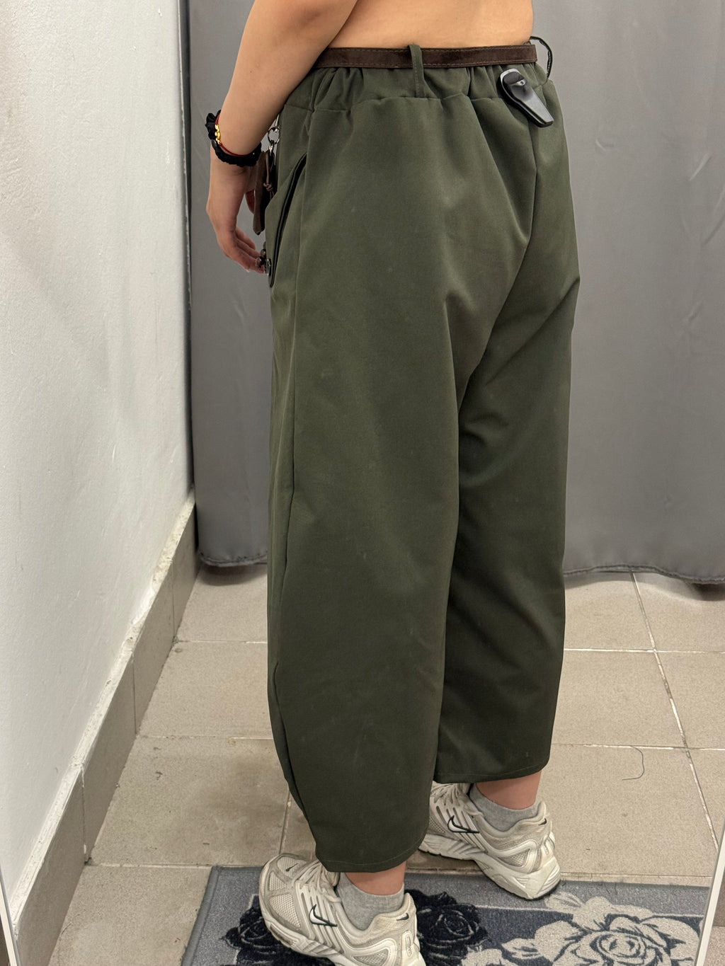 Pantaloni Barrel Tinta Unita Con Pence FGD MODA