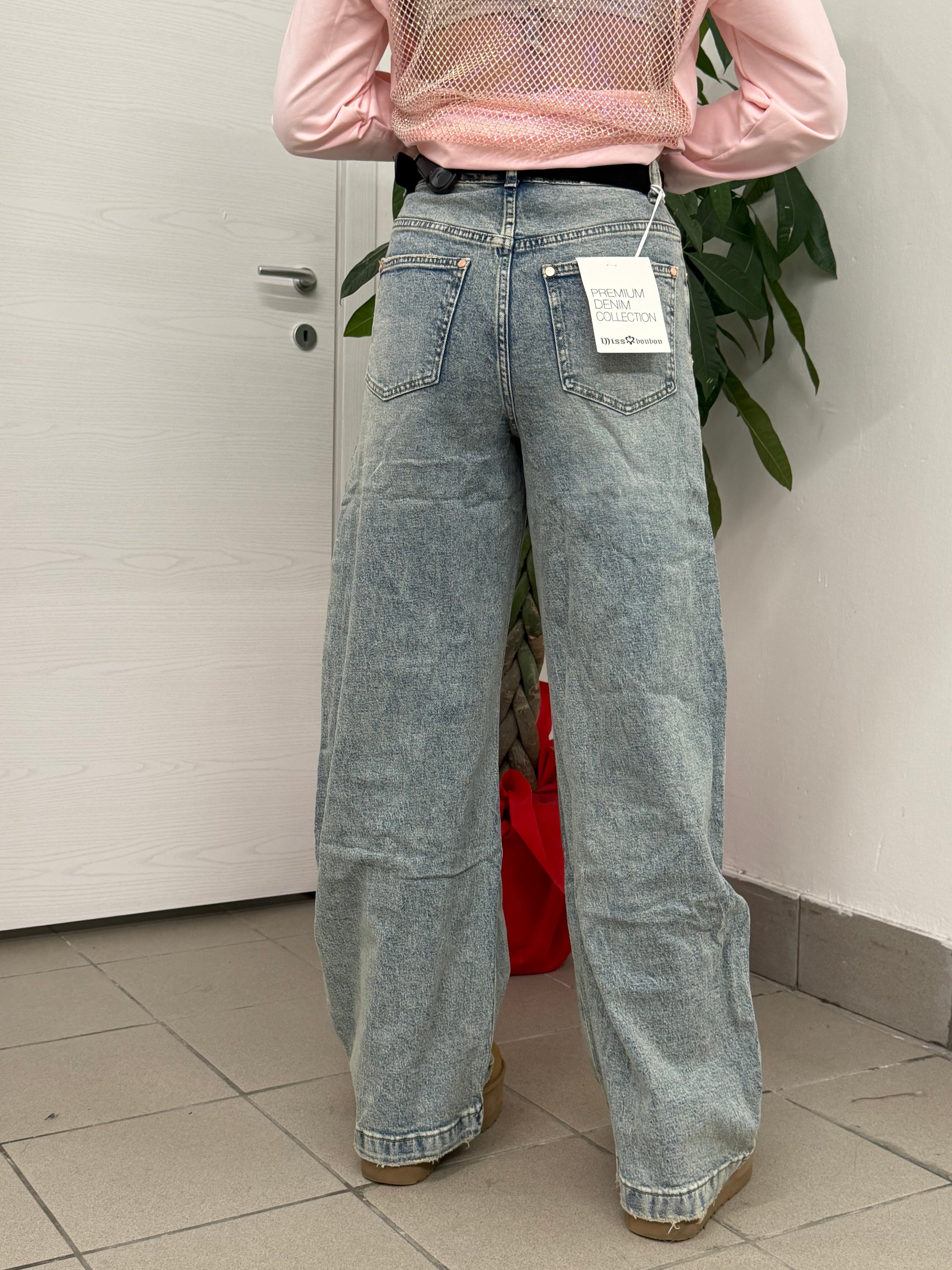 Jeans balloon con tasche e cinta