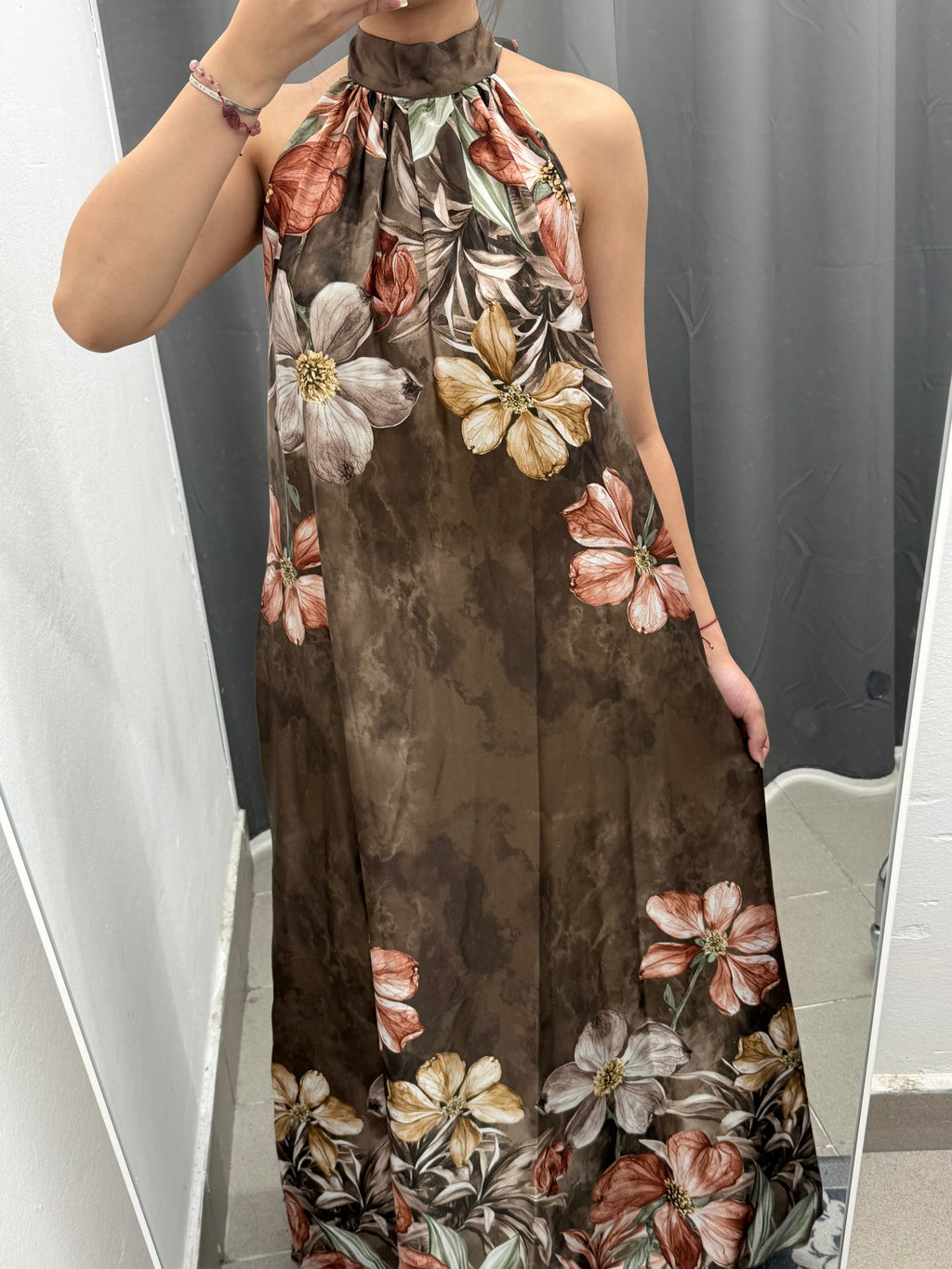 Abito Lungo con Collo Halter con Stampe Fiorate FGD MODA