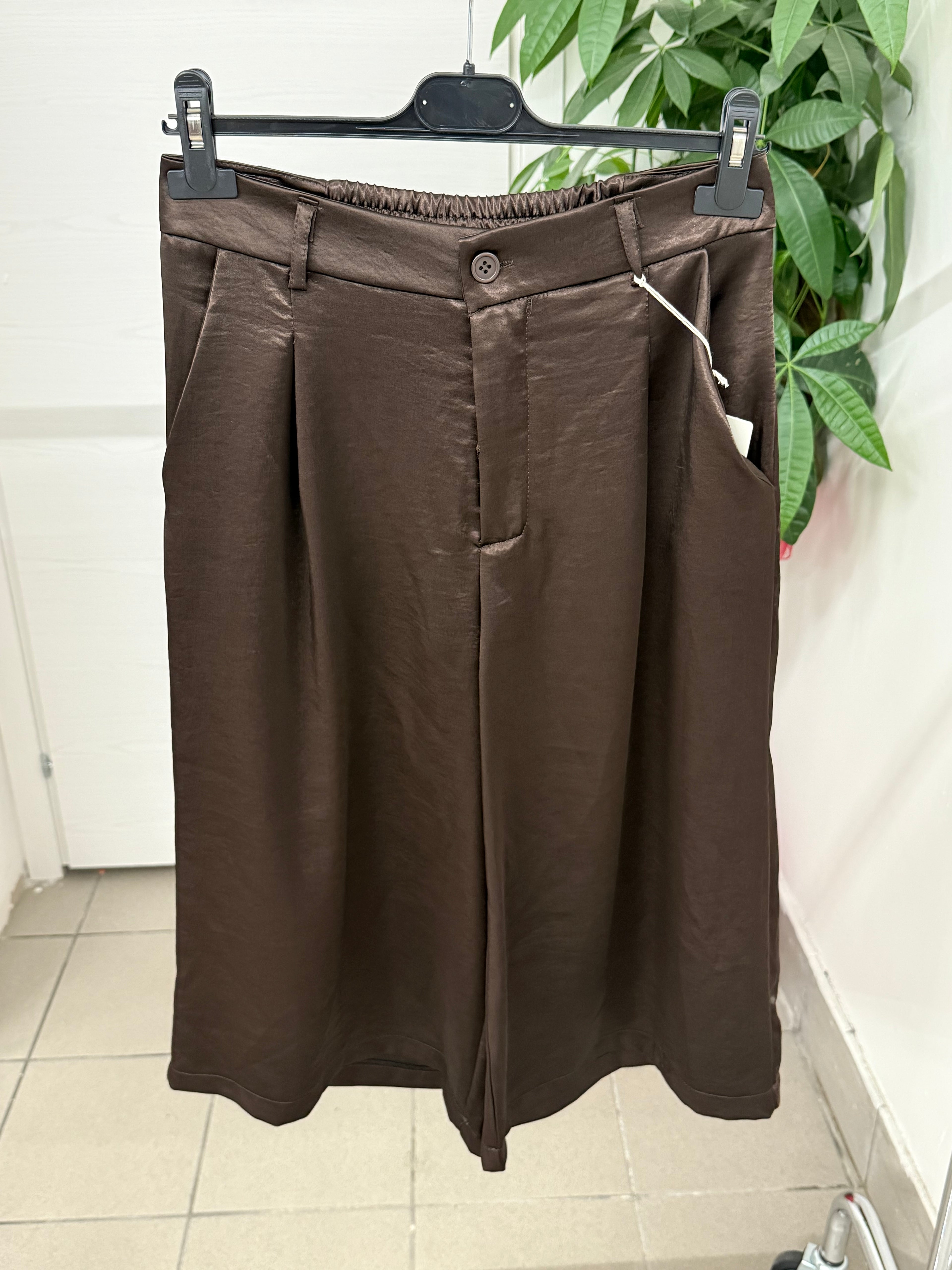 Pantaloni Bermuda Effetto Raso FGD MODA