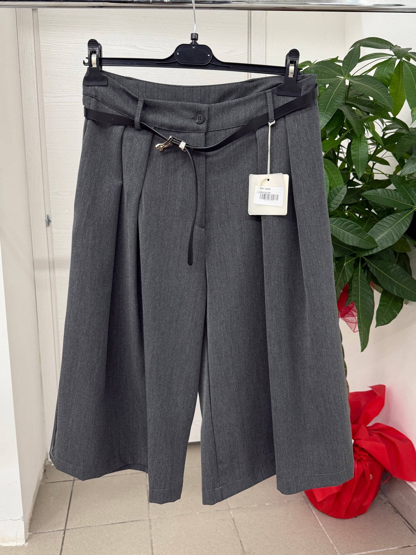 Pantaloni bermuda con cinta FGD MODA