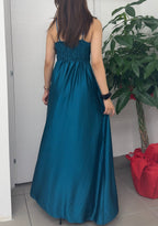 Abito lungo con pizzo e spacco sulla gamba FGD MODA