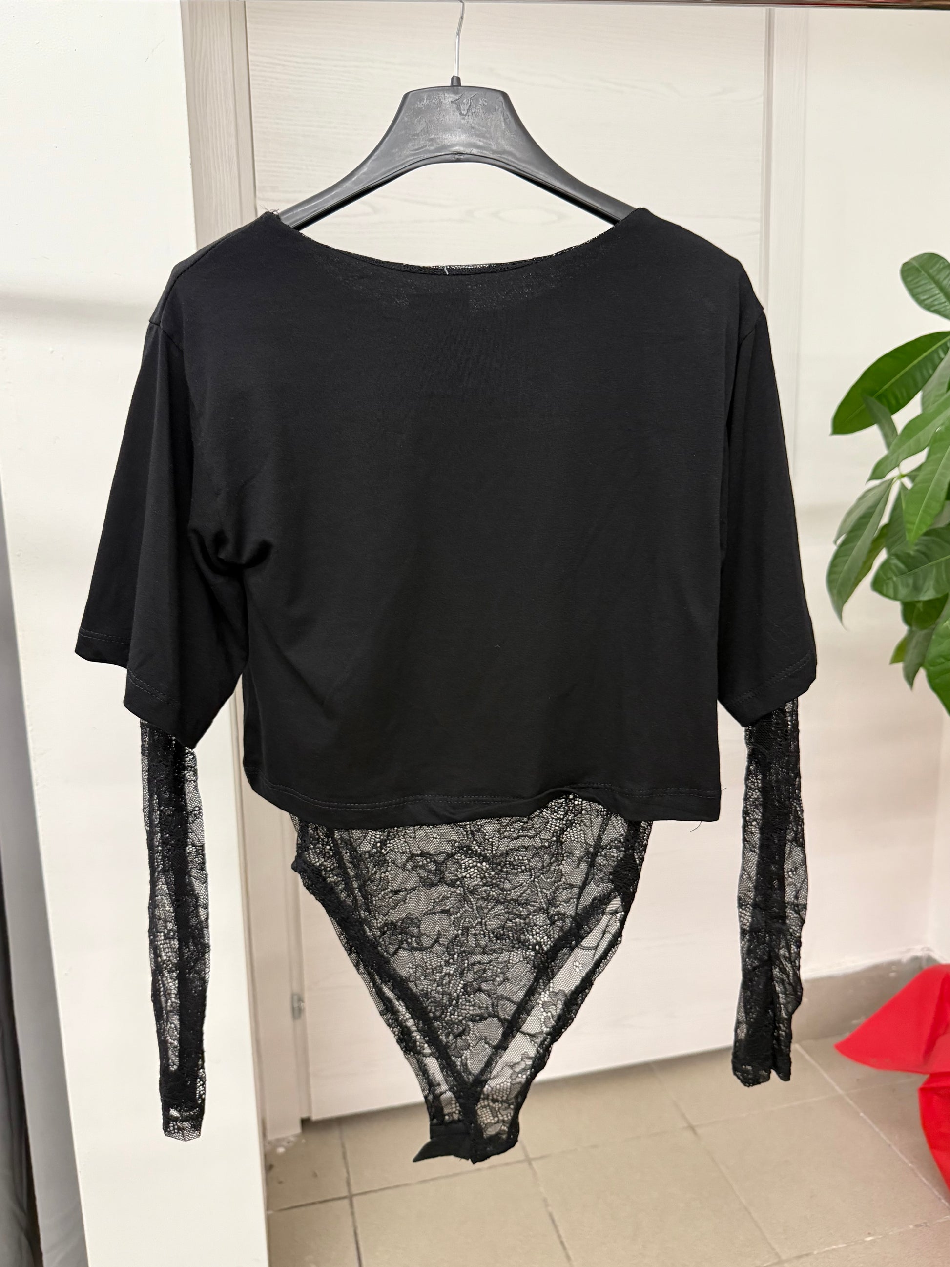 Body tinta unita con maniche in pizzo FGD MODA