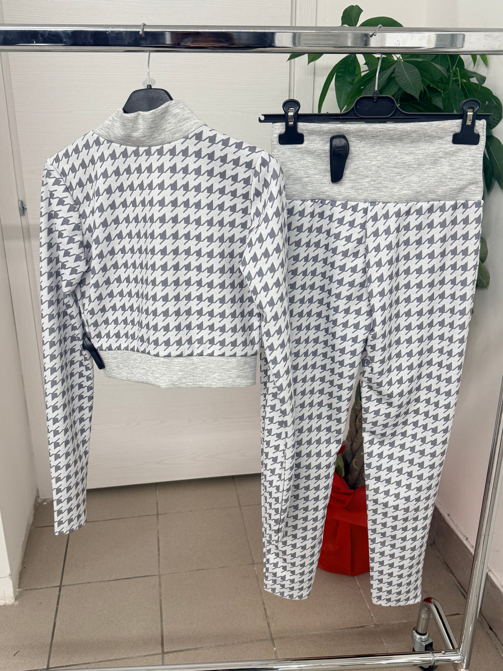 Set coordinato Felpa con zip crop e Leggings a fantasia FGD MODA