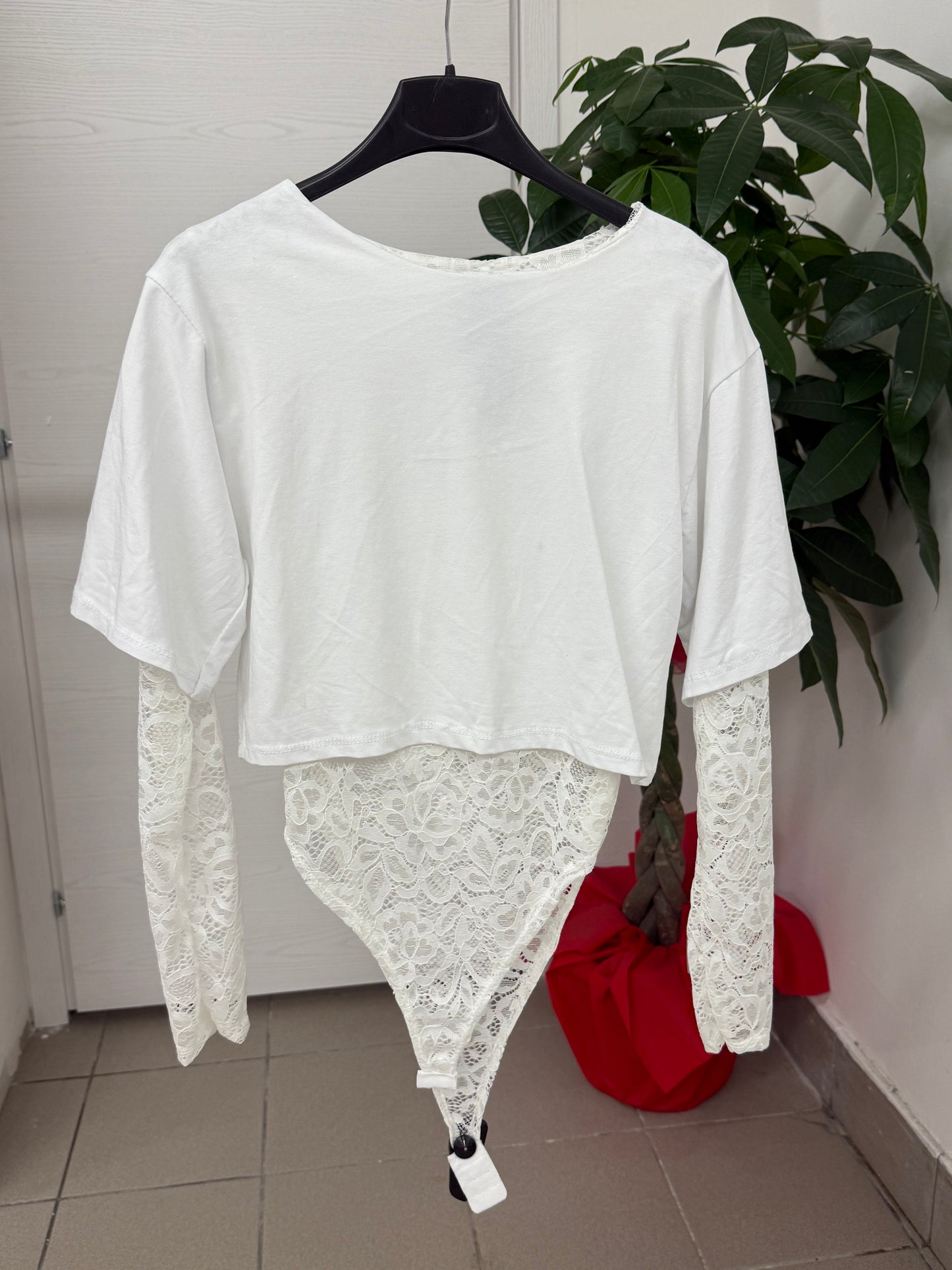 Body tinta unita con maniche in pizzo FGD MODA