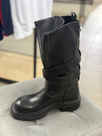 Stivali In Ecopelle Con Gambale A Imbuto E Fibbie X3240 FGD MODA