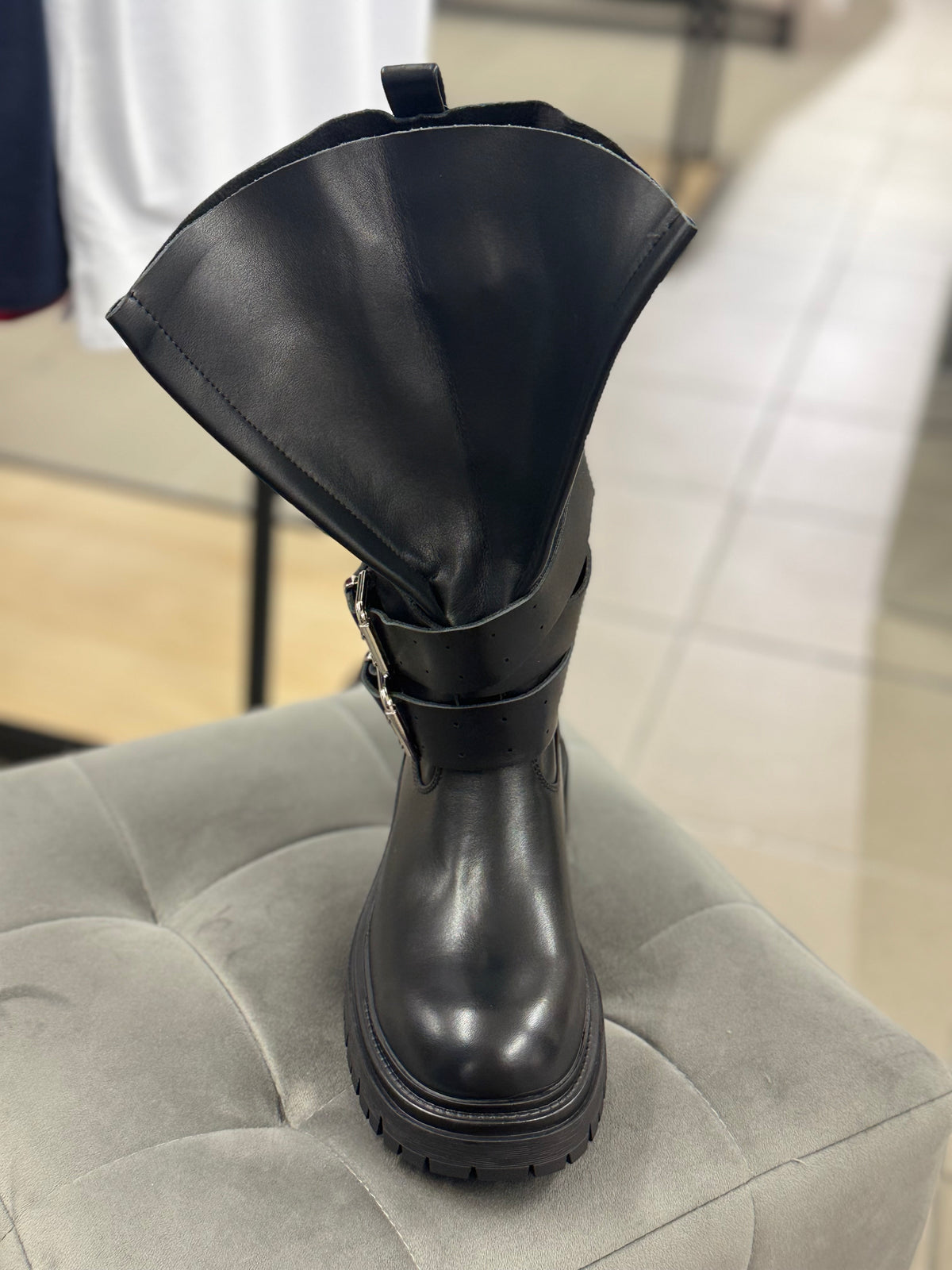 Stivali In Ecopelle Con Gambale A Imbuto E Fibbie X3240 FGD MODA
