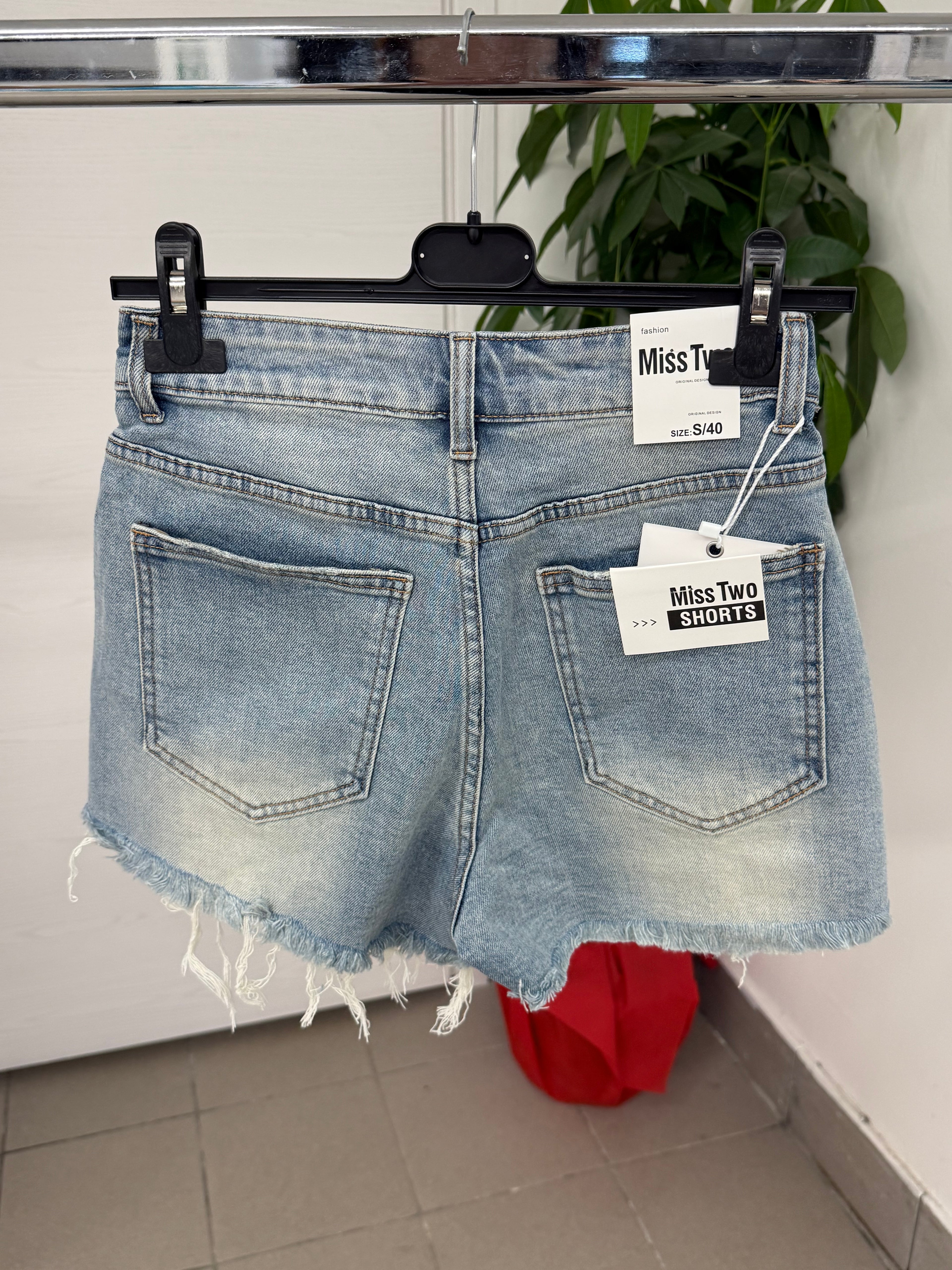 Pantaloncini effetto doppia abbottonatura FGD MODA