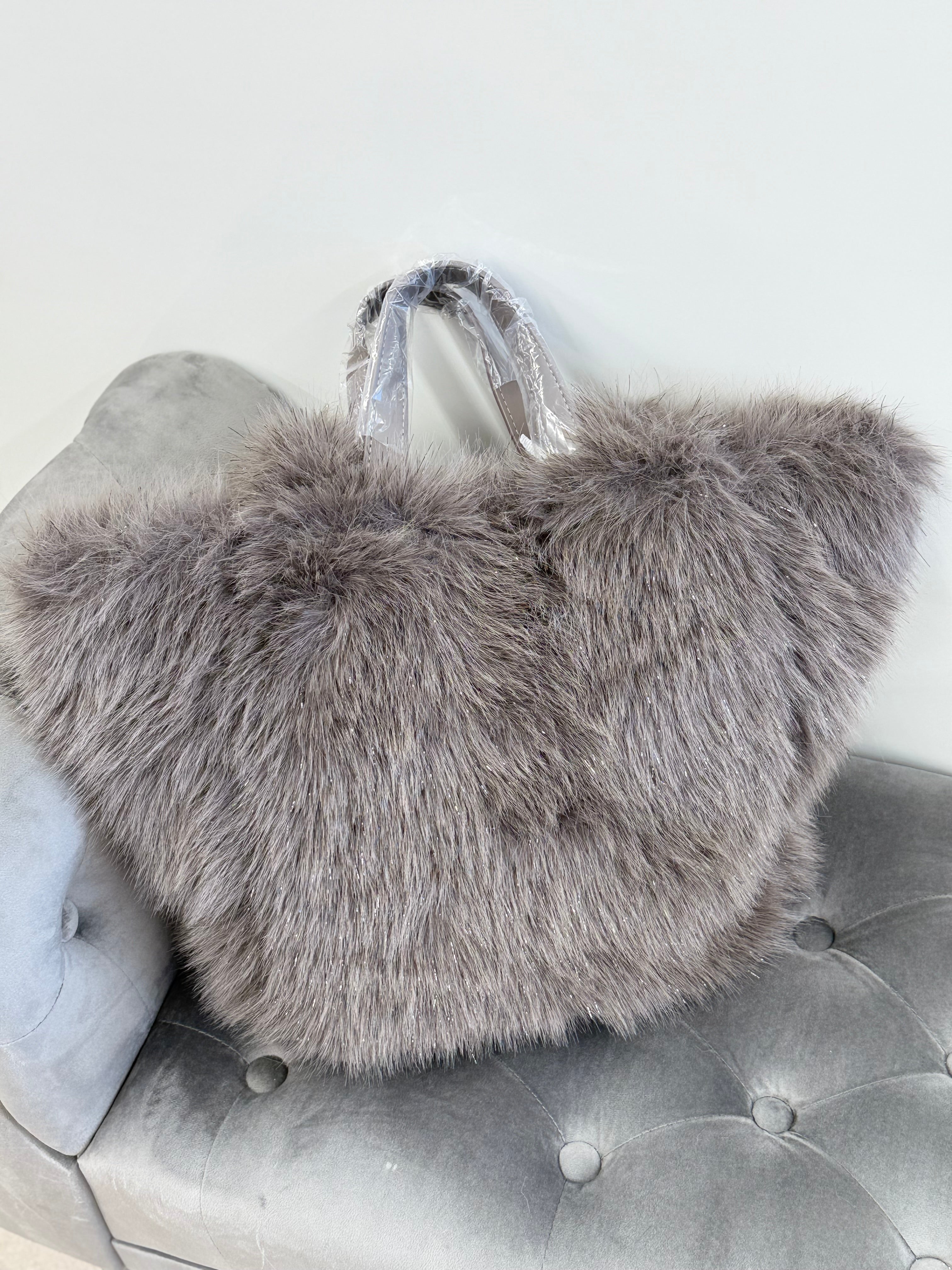 Borsa a spalla con pelliccia brillantinata con doppio manico FGD MODA