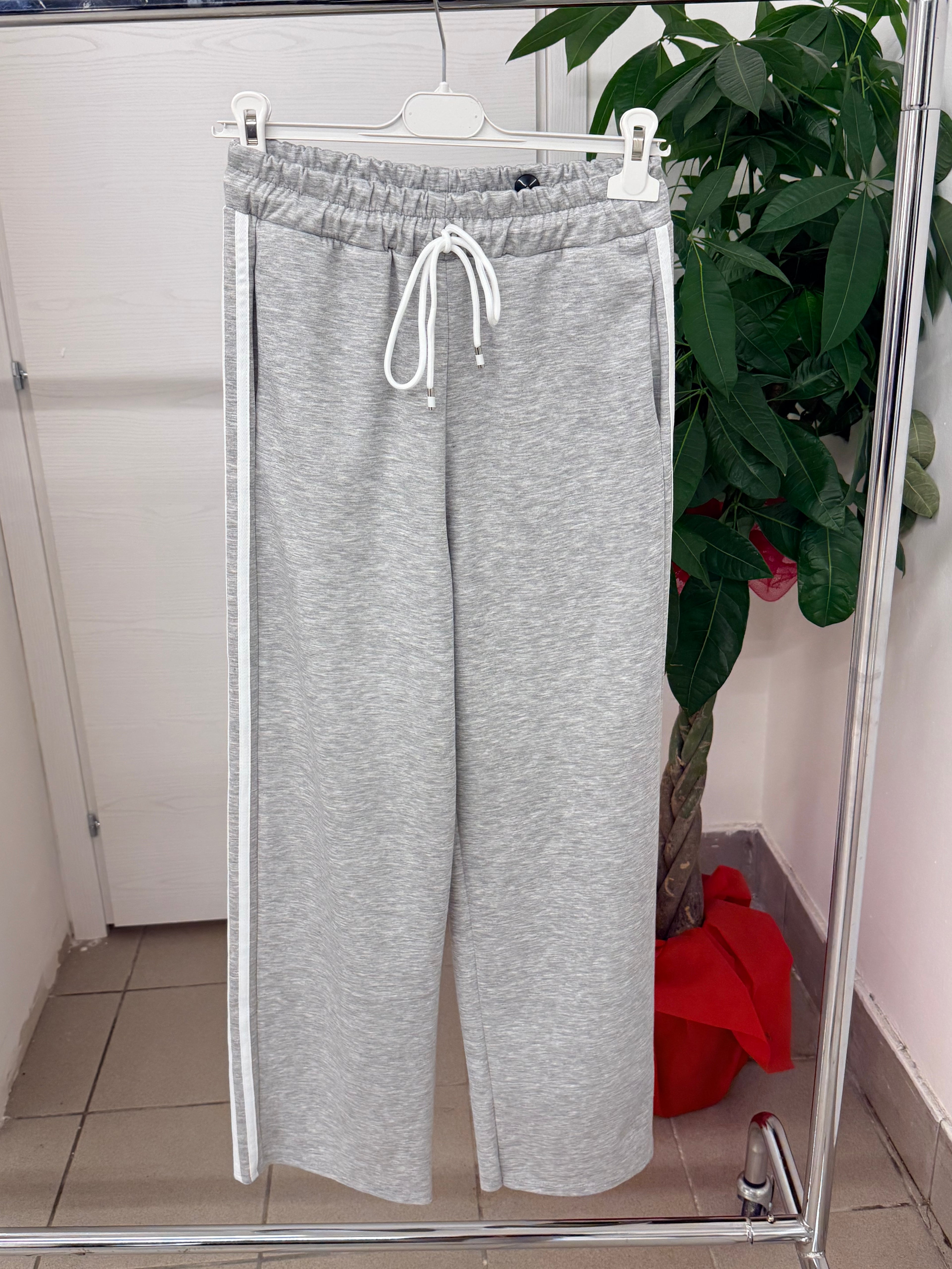 Pantaloni tuta a palazzo con strisce laterali FGD MODA