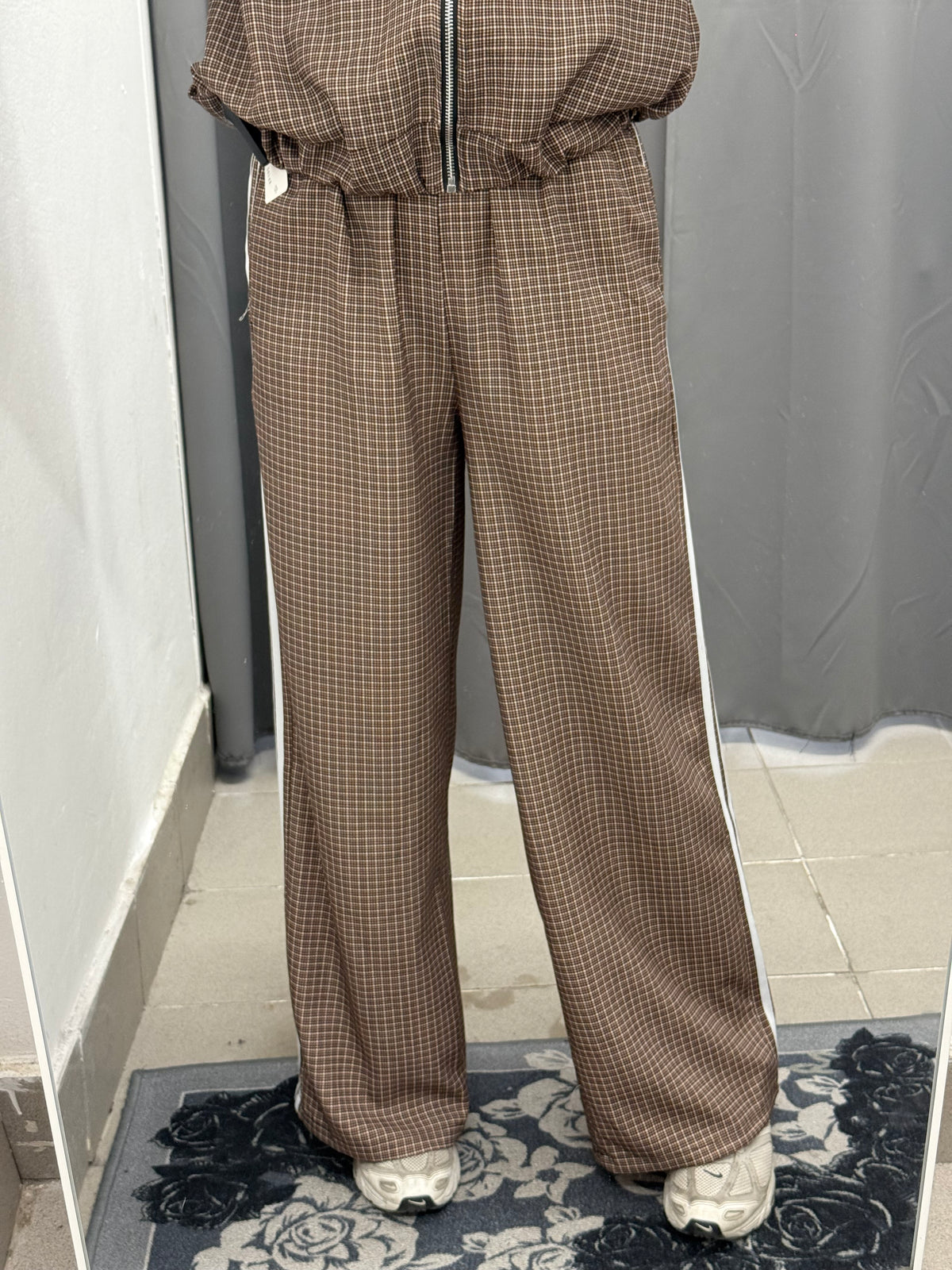 Set Coordinato A Quadretti Giacca Con Zip E Pantaloni A Palazzo Con Strisce Laterali FGD MODA