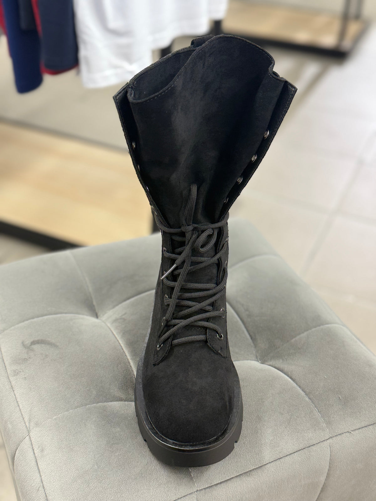 Stivali In Camoscio Con Gambale A Imbuto Con Lacci FGD MODA