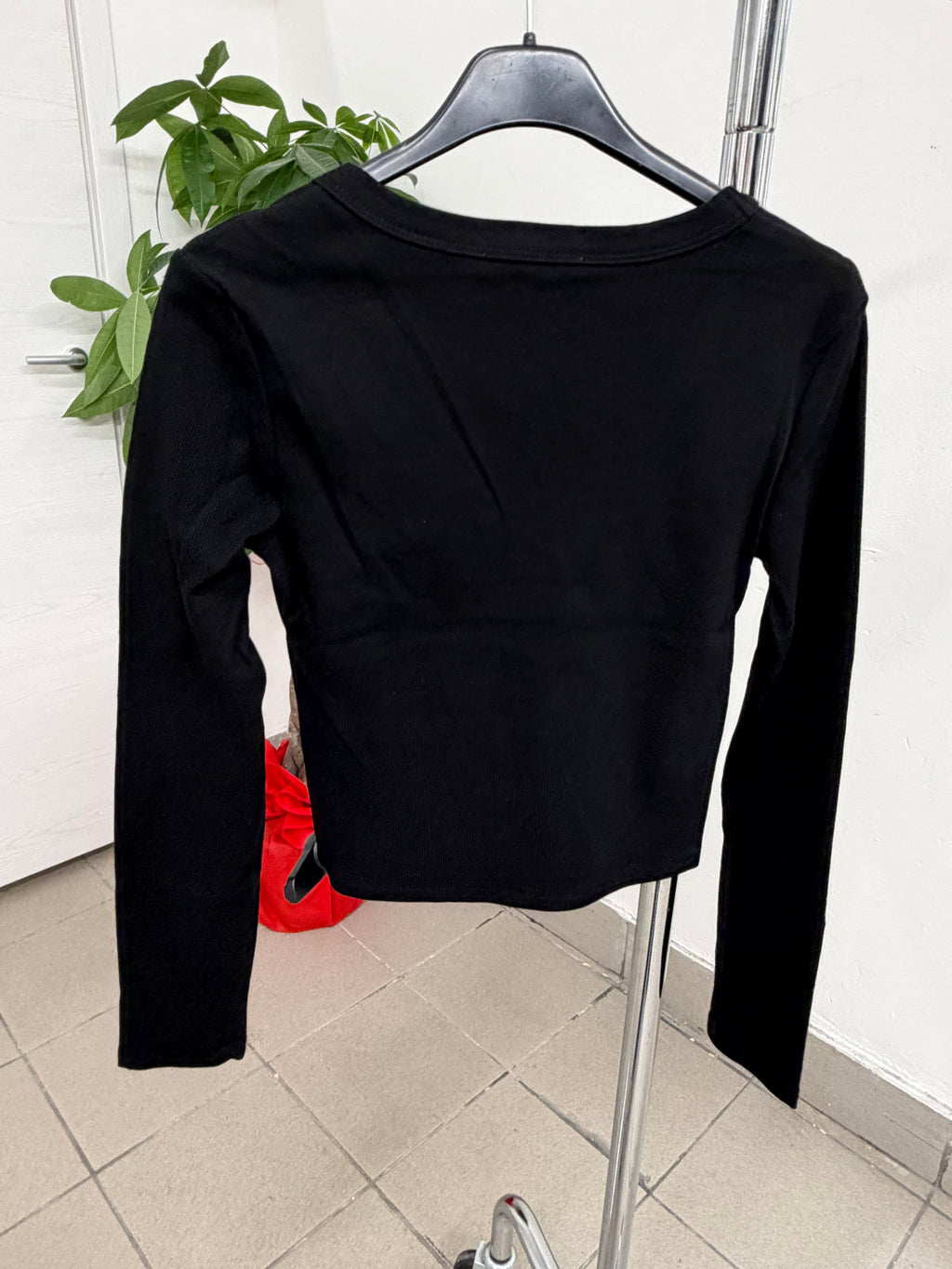 Magliettina corta a costine con scollo a V FGD MODA