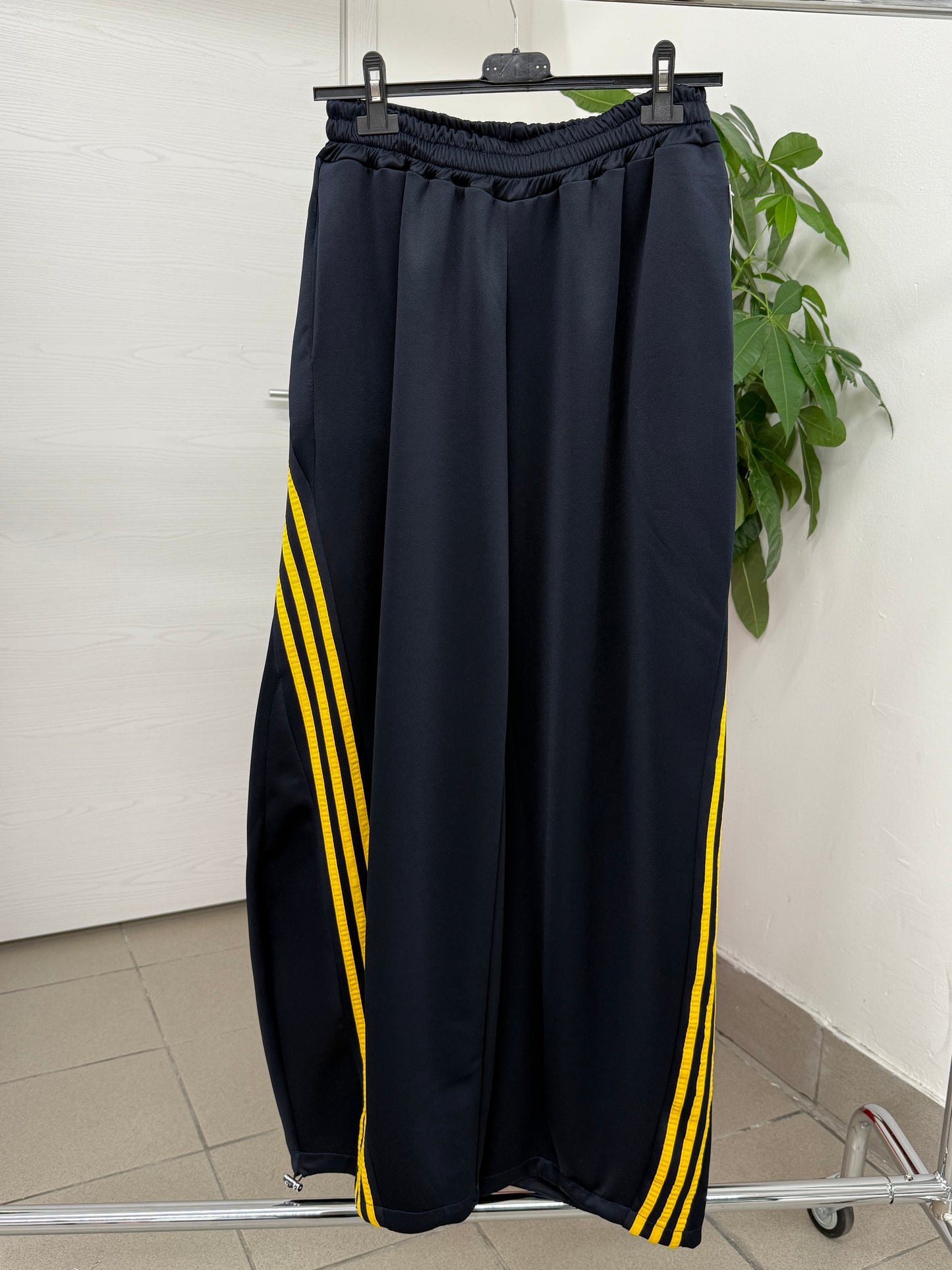 Pantaloni a palloncino con strisce laterali con tasche FGD MODA