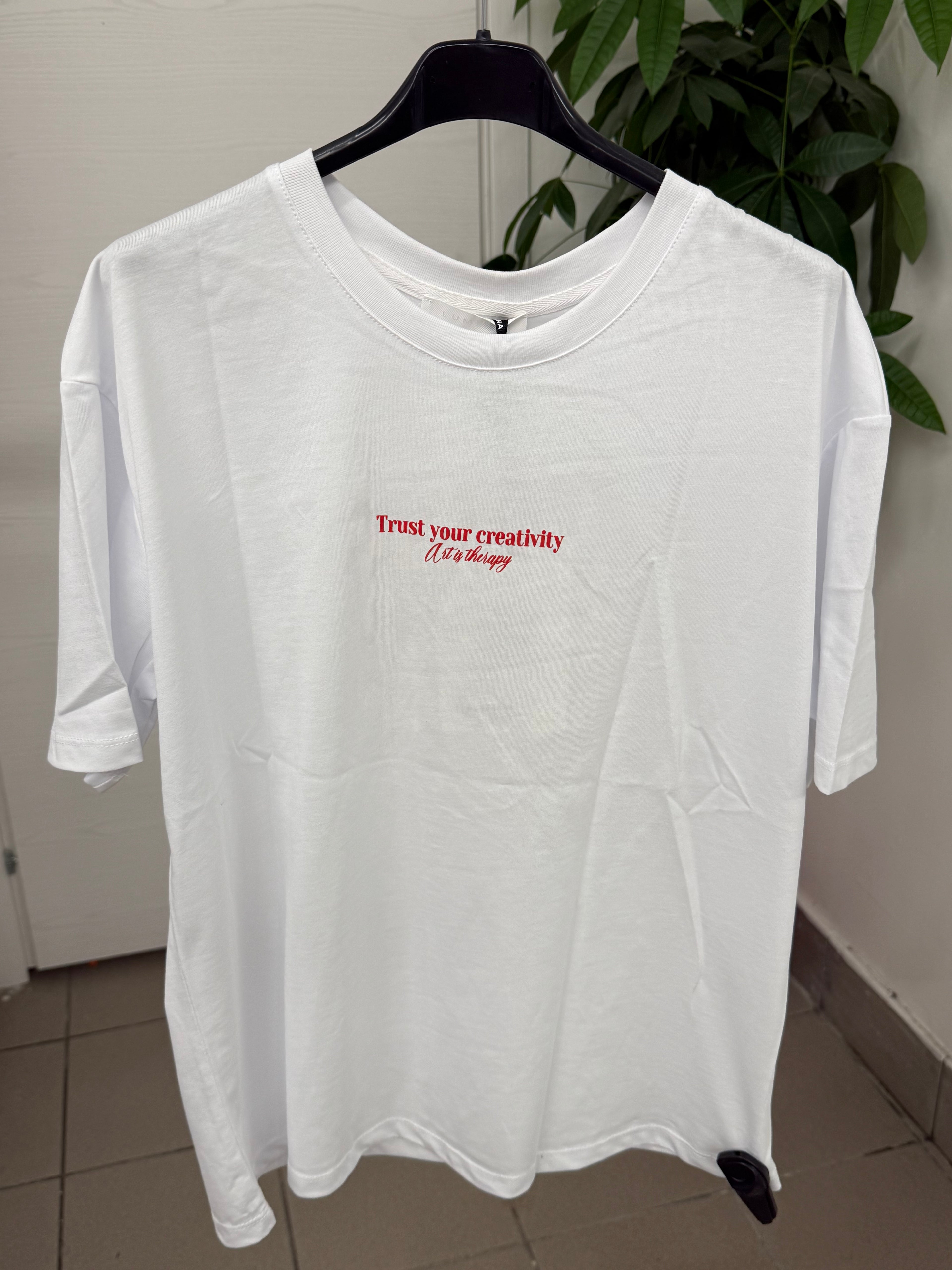 T-shirt in cotone con scritta LUMINA FGD MODA