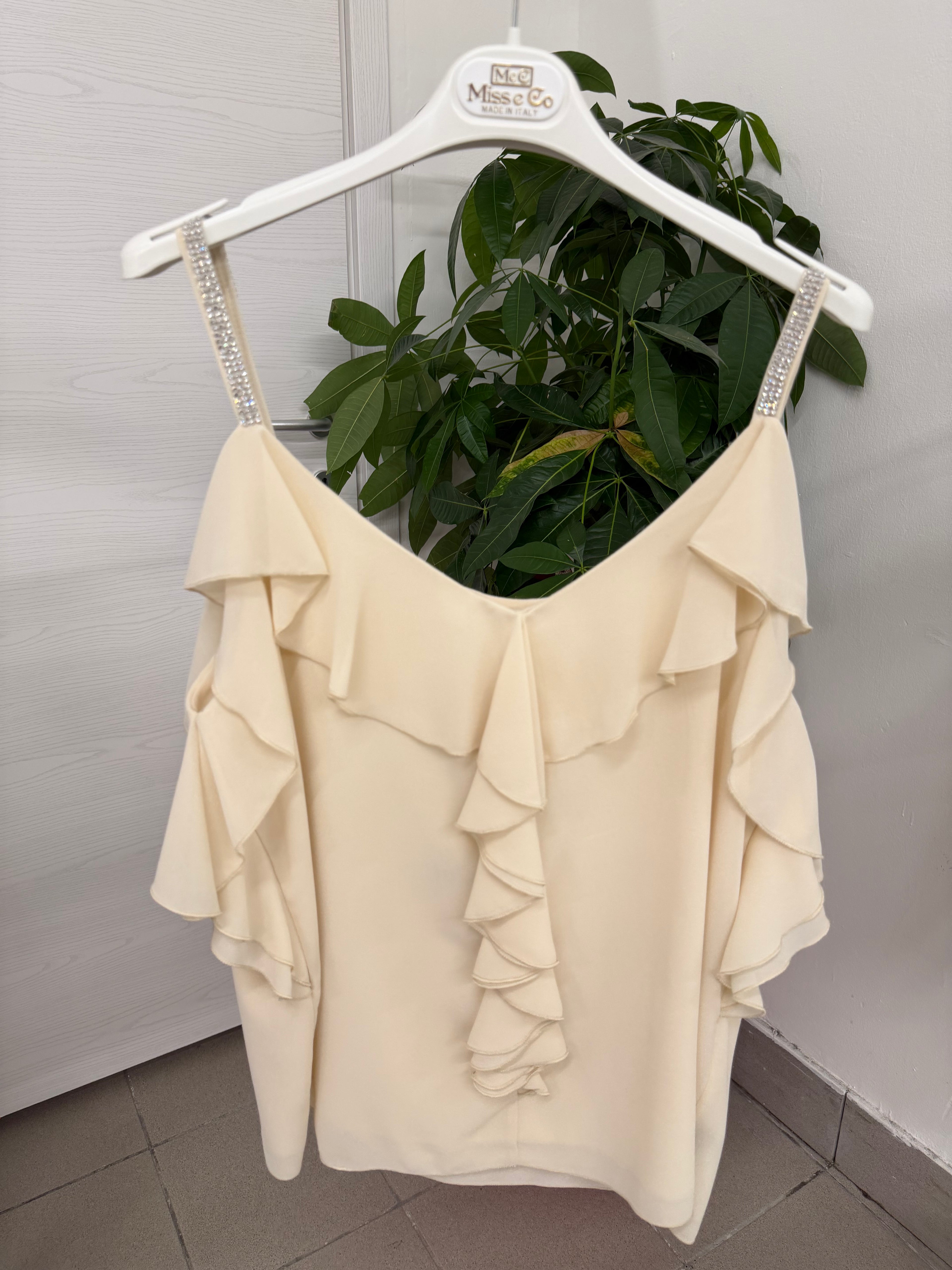 Canotta con spalline brillantinate con balze FGD MODA