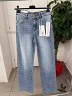 Jeans a palazzo con taschino e strappo brillantinato rosa FGD MODA