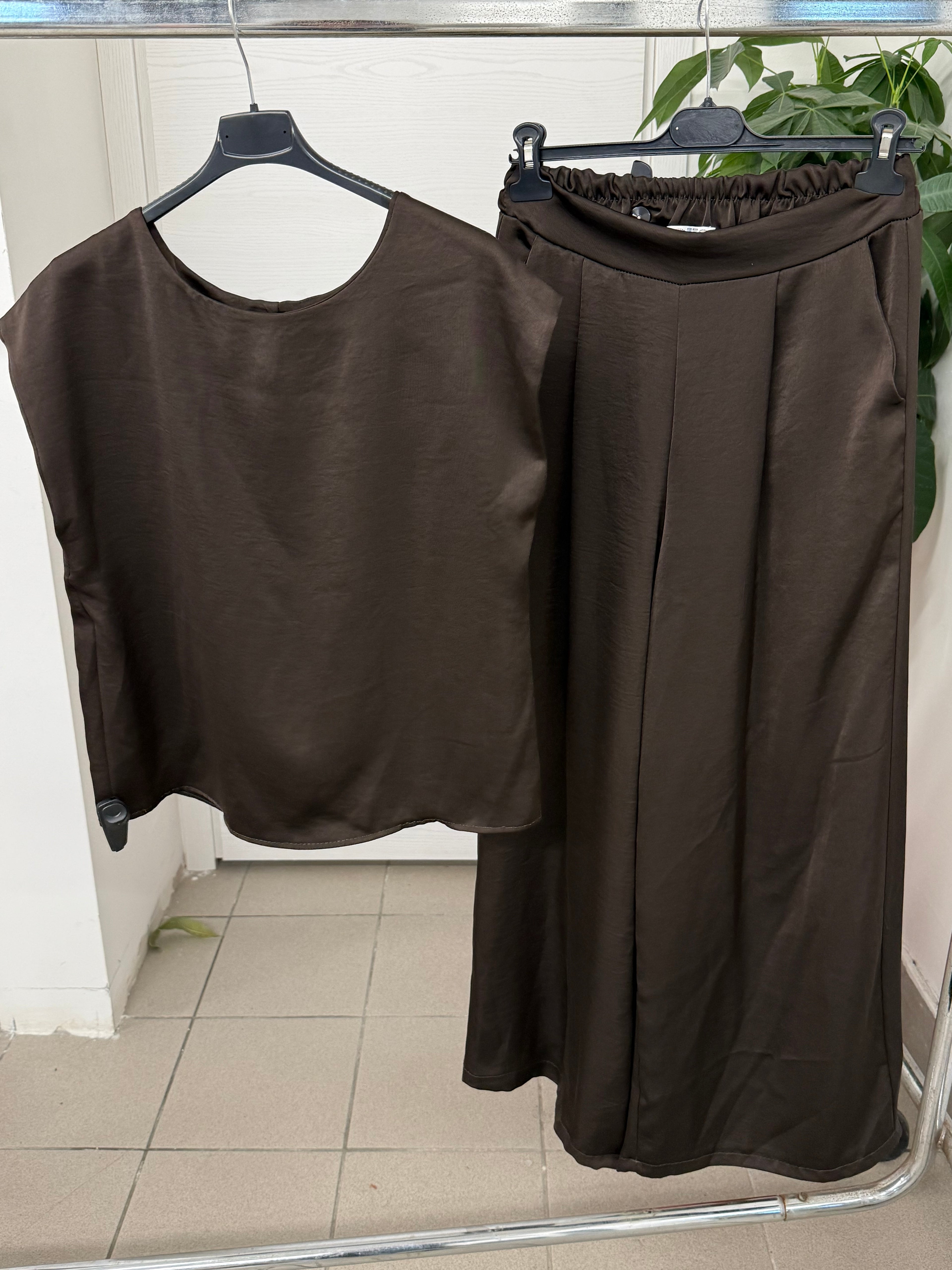 Set coordinato in raso Maglietta e Pantaloni a palazzo FGD MODA