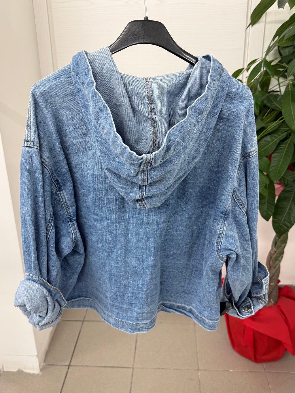 Giacca denim con cappuccio e tasche FGD MODA
