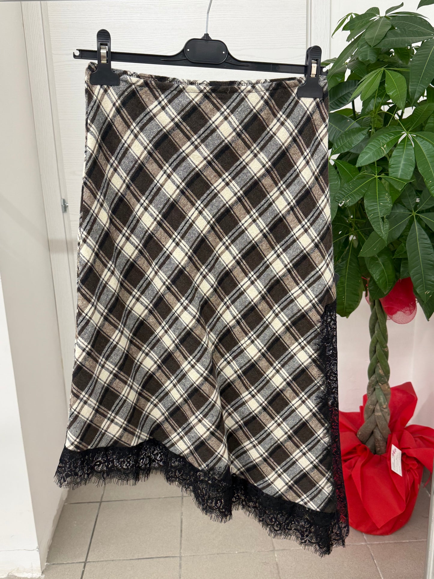 Gonna scozzese con bordo in pizzo