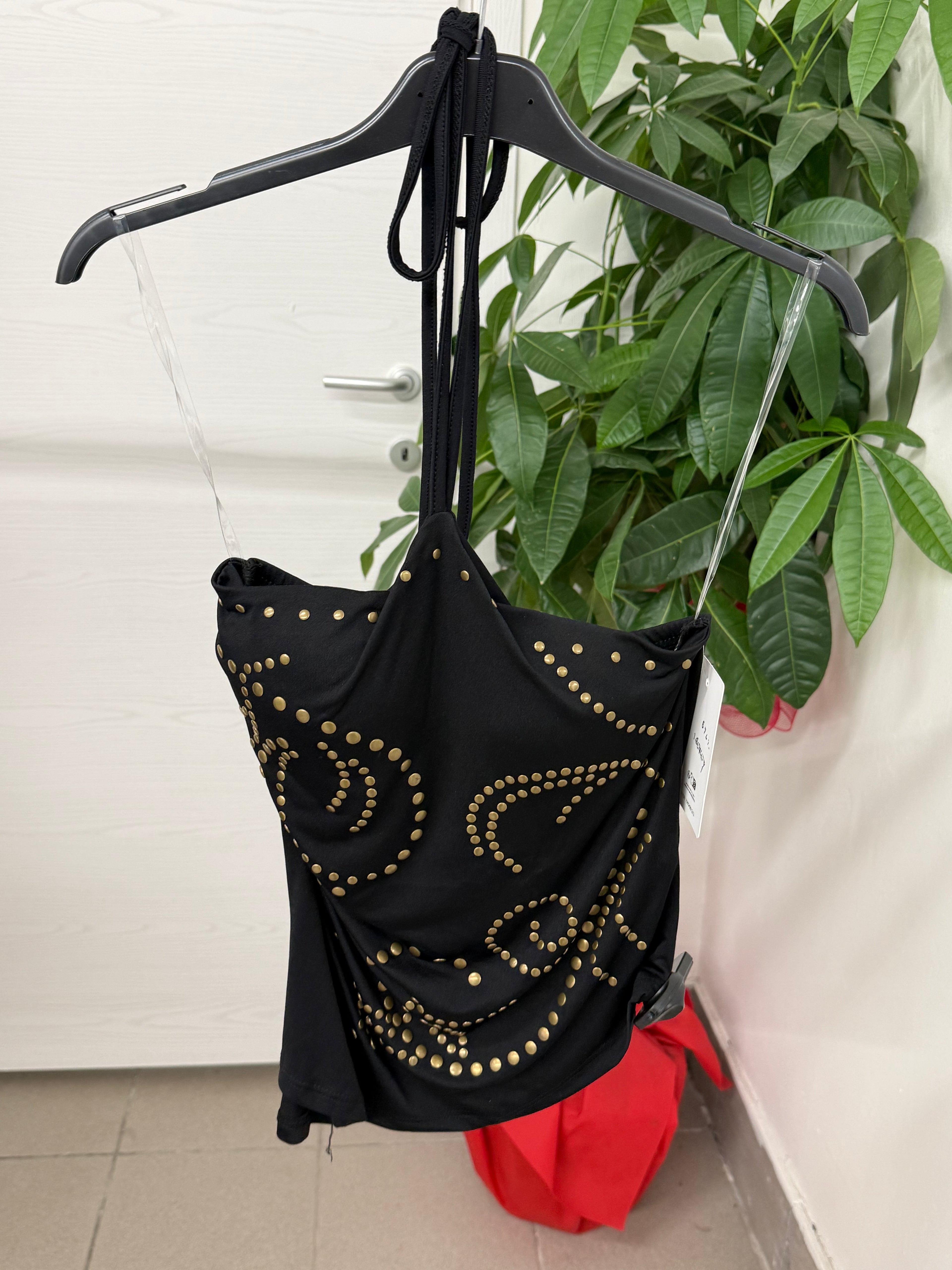 Top in lycra con taglio obliquo e borchie FGD MODA