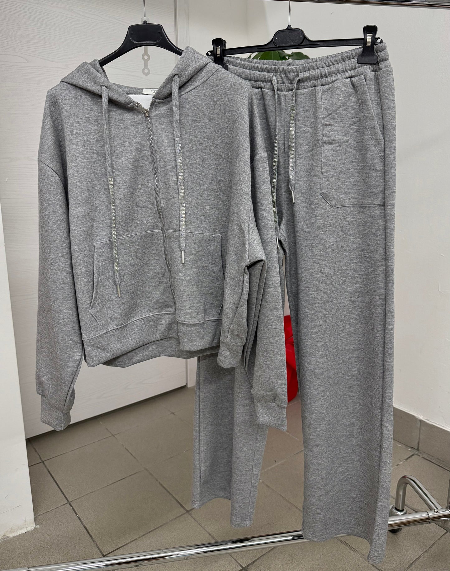 Set coordinato felpa con zip e pantaloni a palazzo con lacci brillantinati FGD MODA