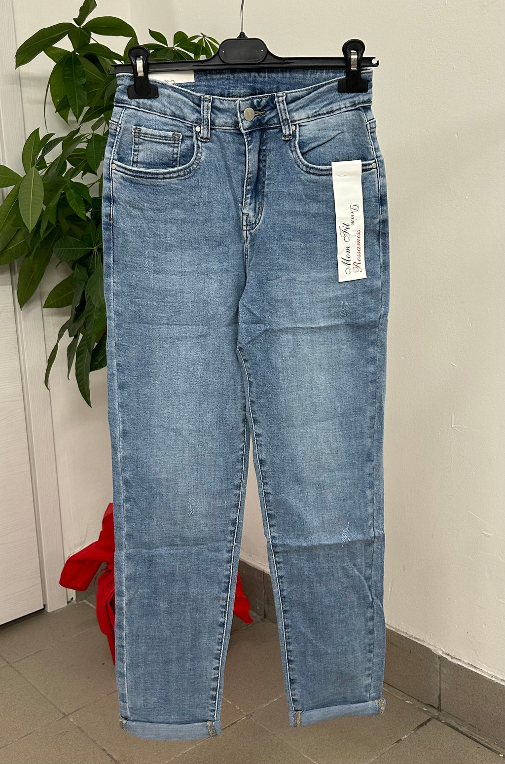 Jeans mom fit lavaggio chiaro FGD MODA