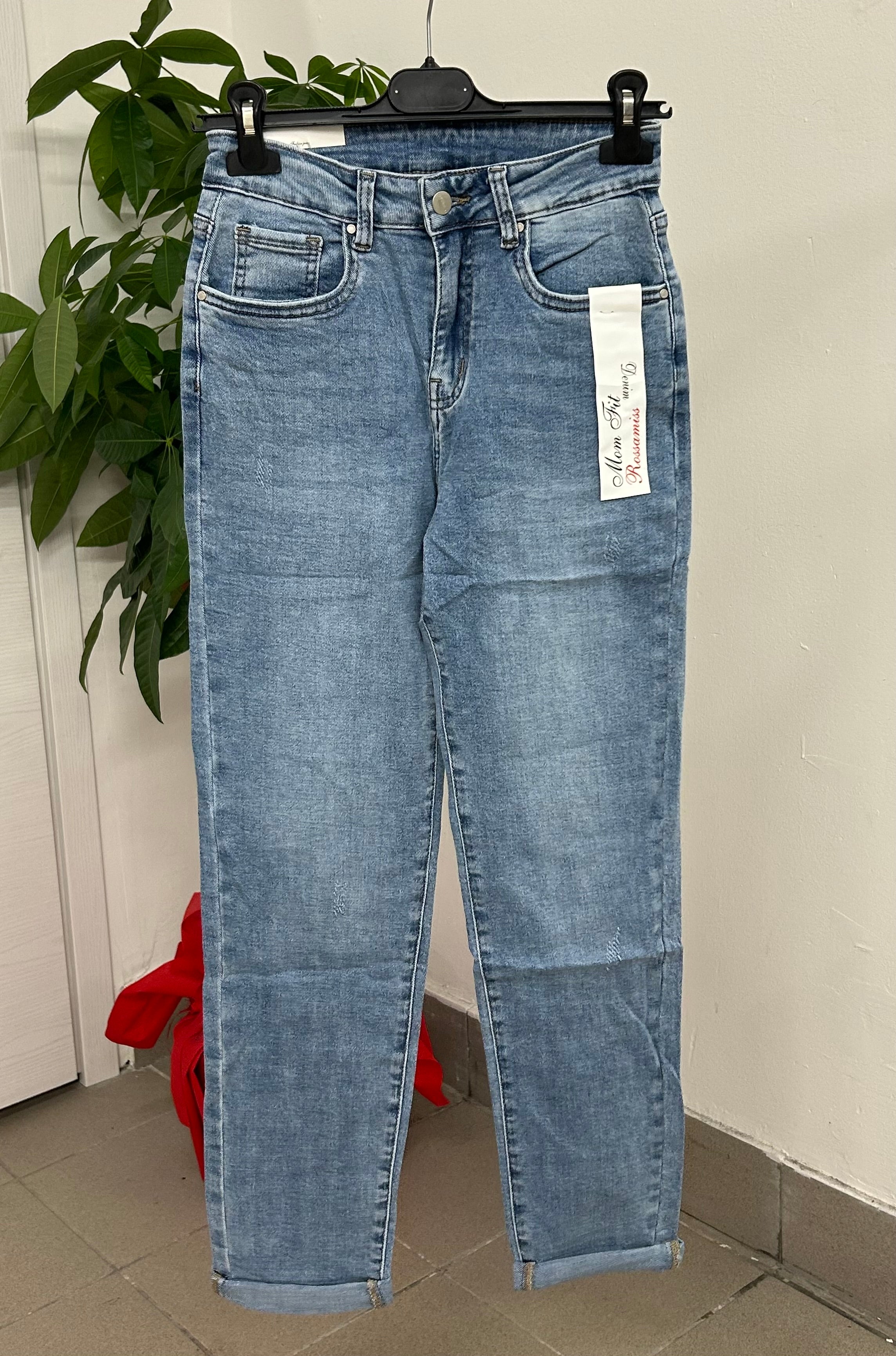 Jeans mom fit lavaggio chiaro FGD MODA