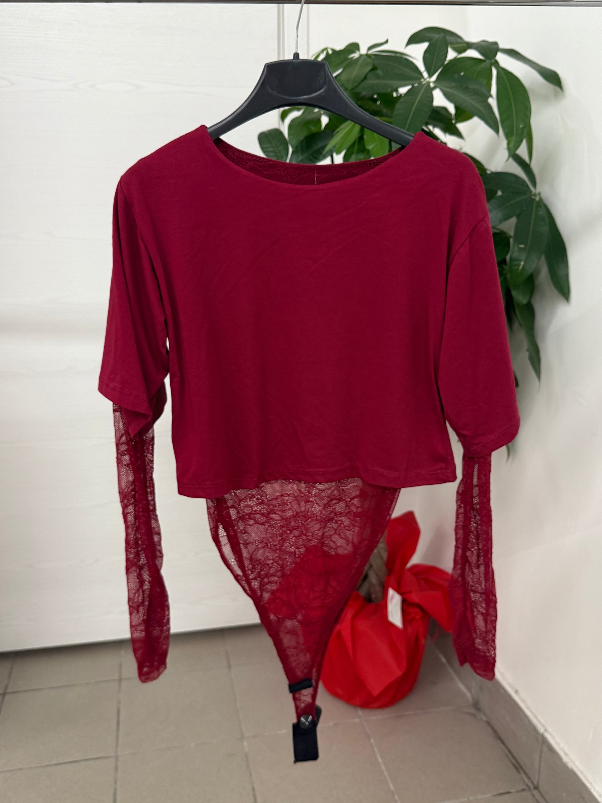 Body tinta unita con maniche in pizzo FGD MODA