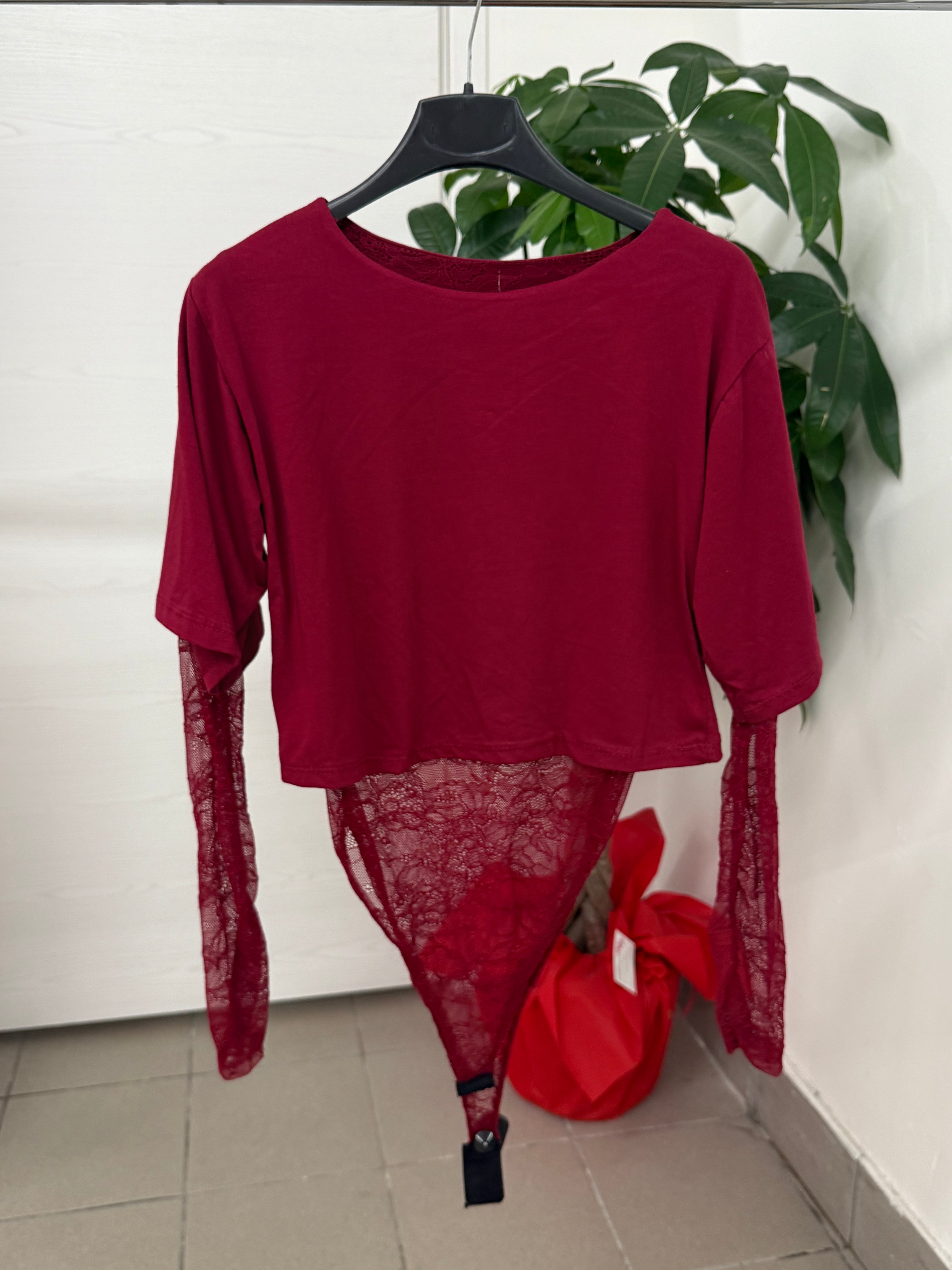 Body tinta unita con maniche in pizzo FGD MODA