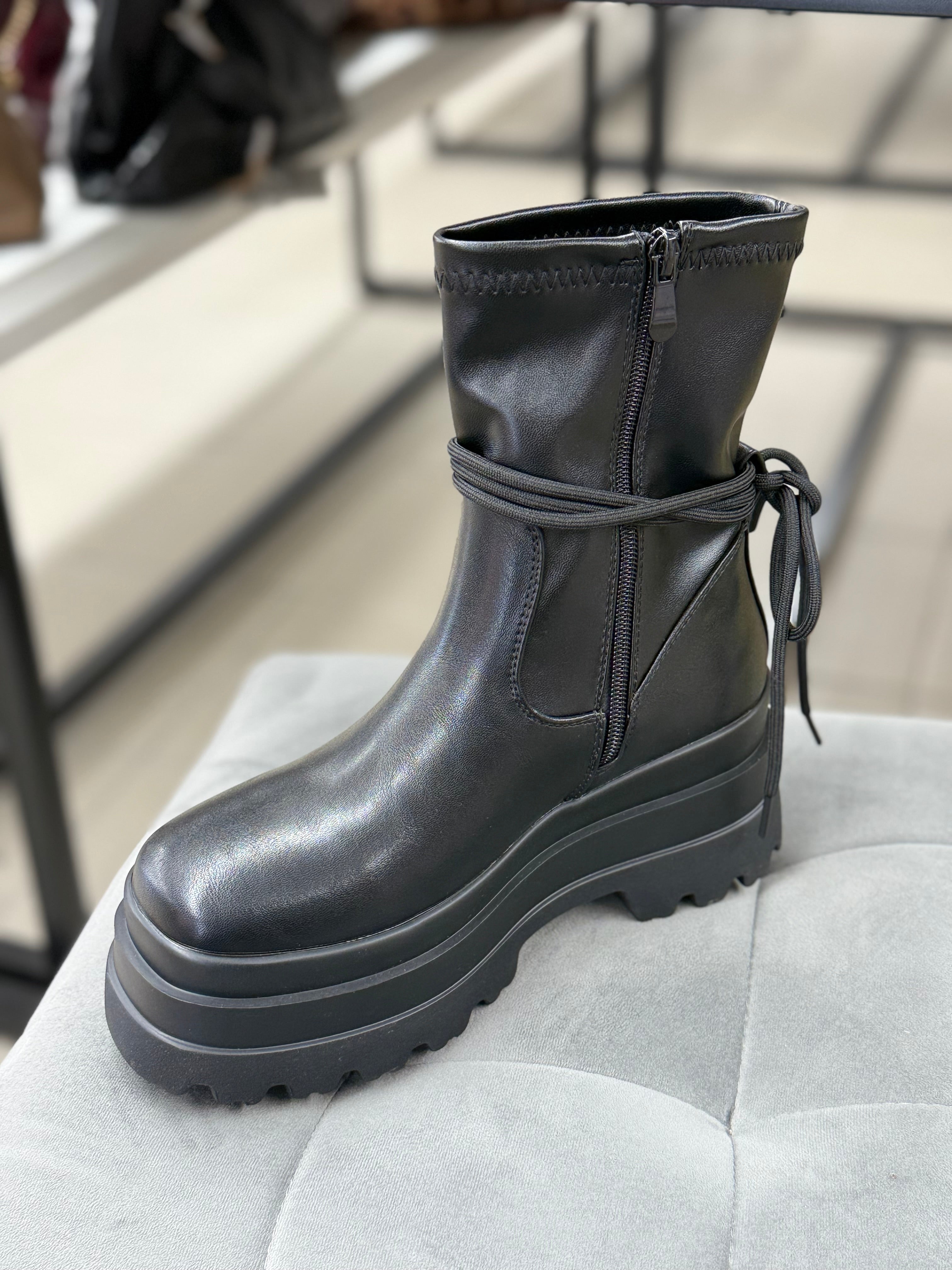Anfibi platform alta con laccio FGD MODA