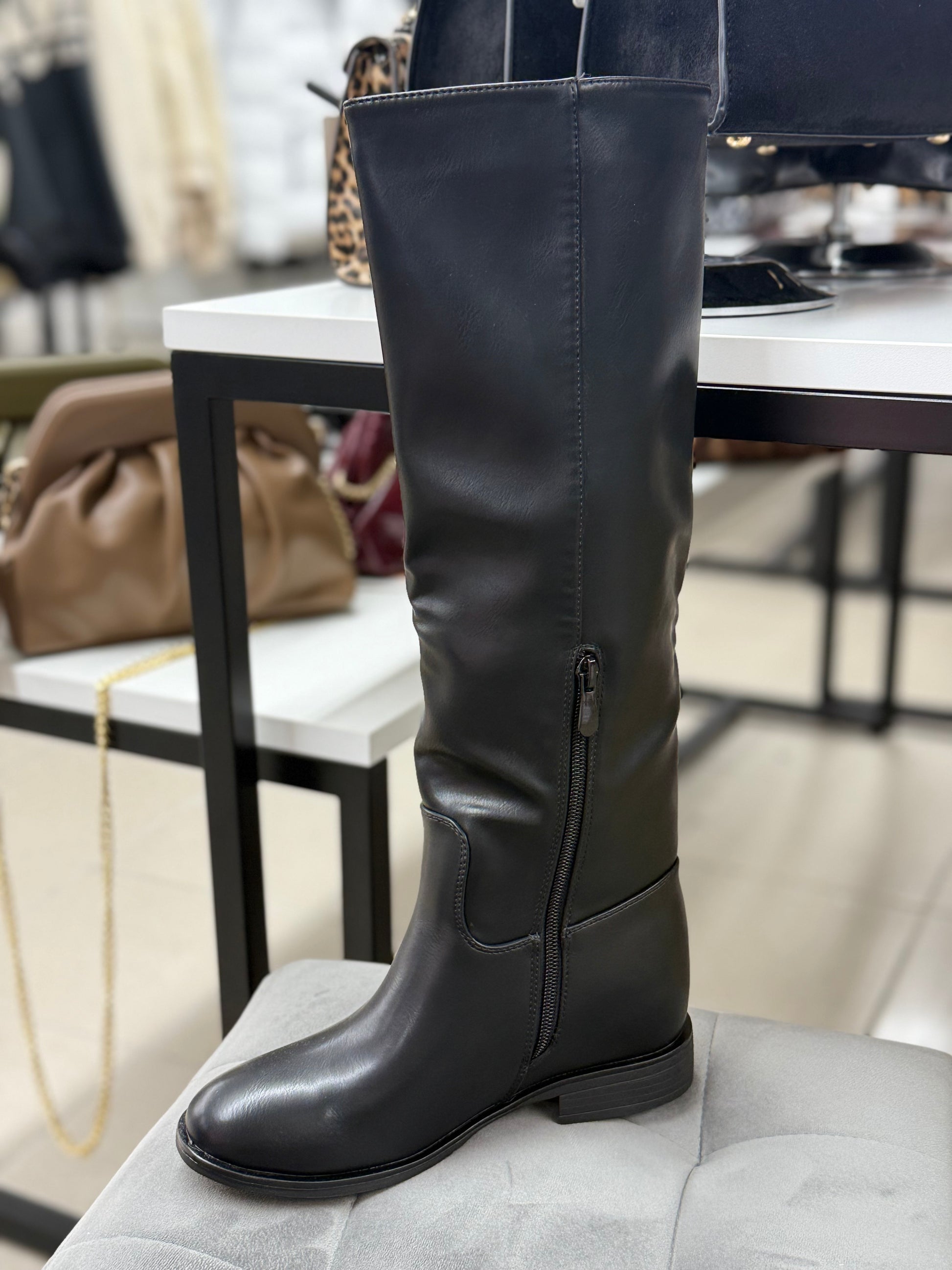 Stivali in ecopelle con zeppa interna FGD MODA