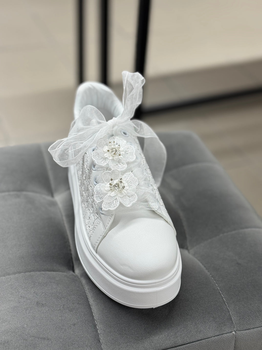 Sneakers platform alta con fiori